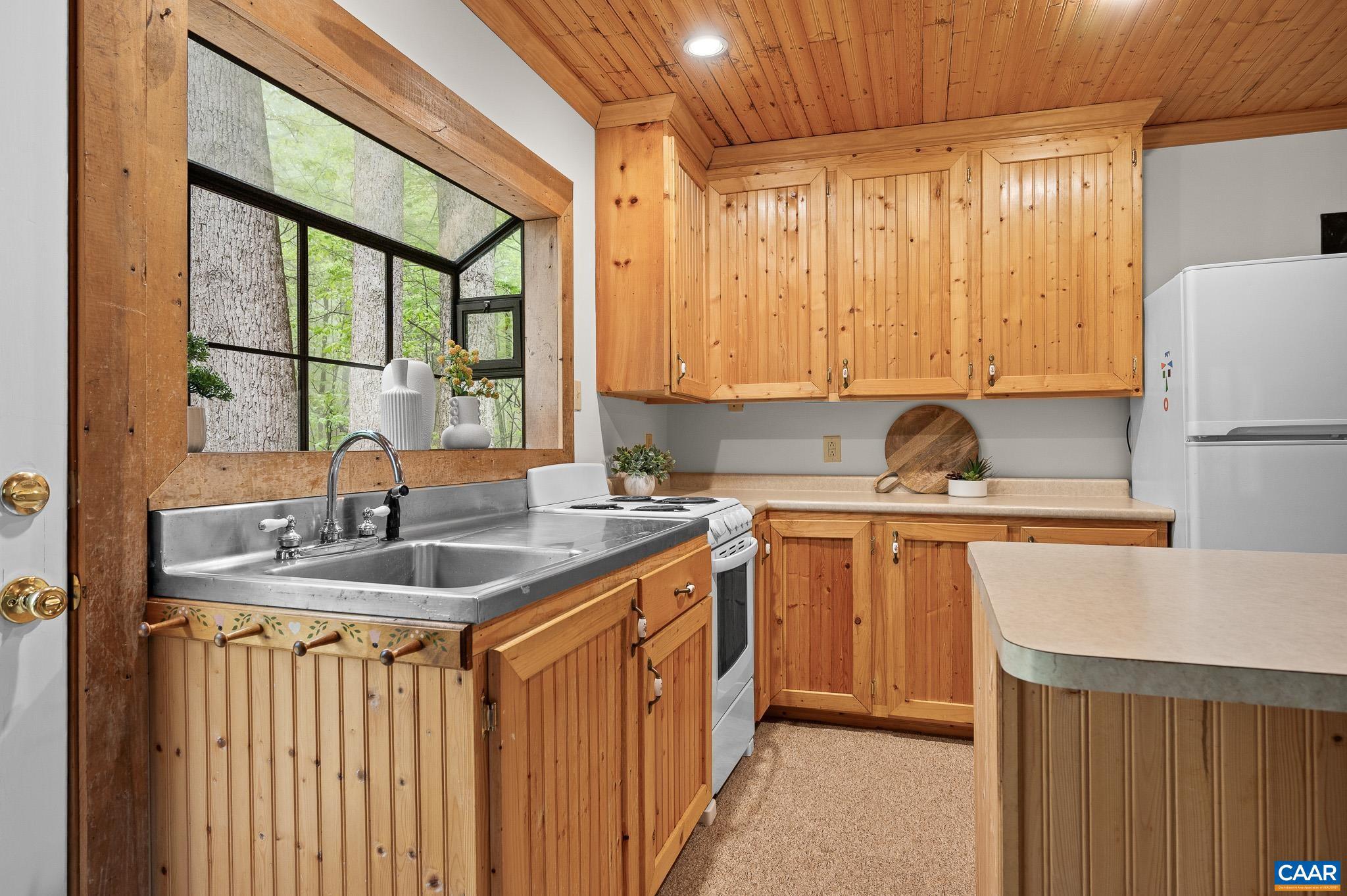 LONG MOUNTAIN - Residential