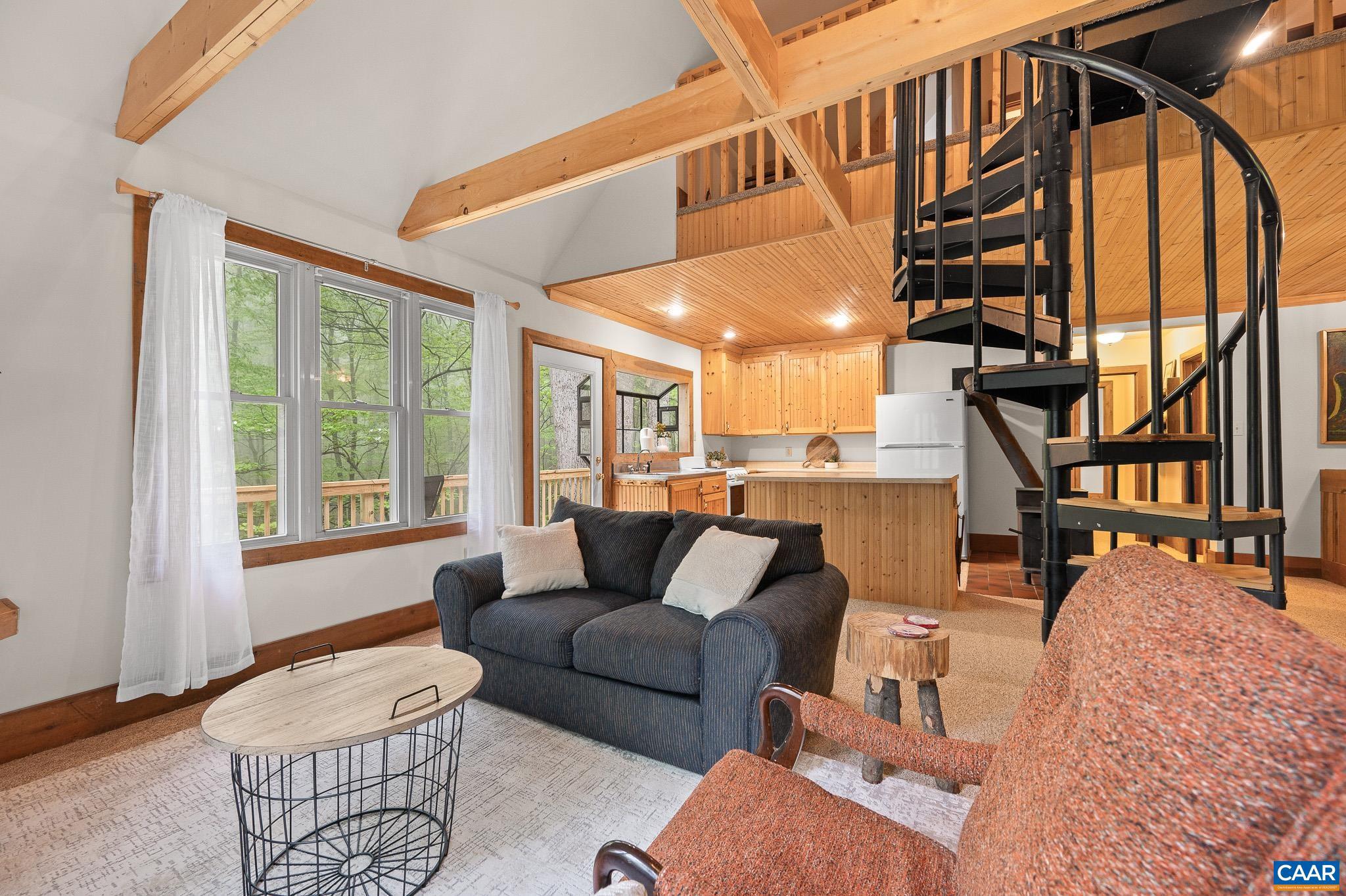 LONG MOUNTAIN - Residential