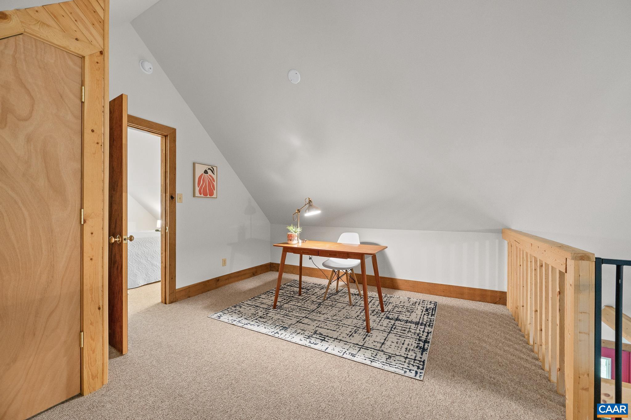 LONG MOUNTAIN - Residential