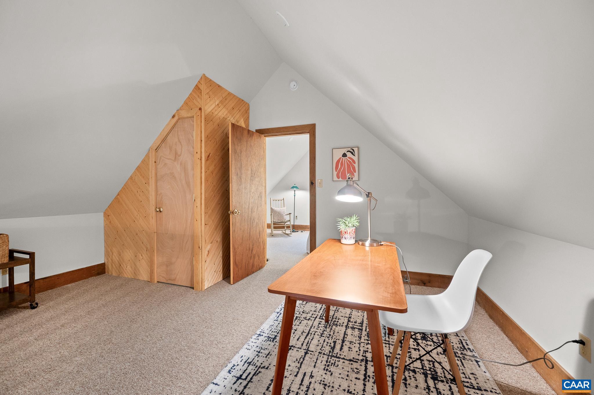 LONG MOUNTAIN - Residential