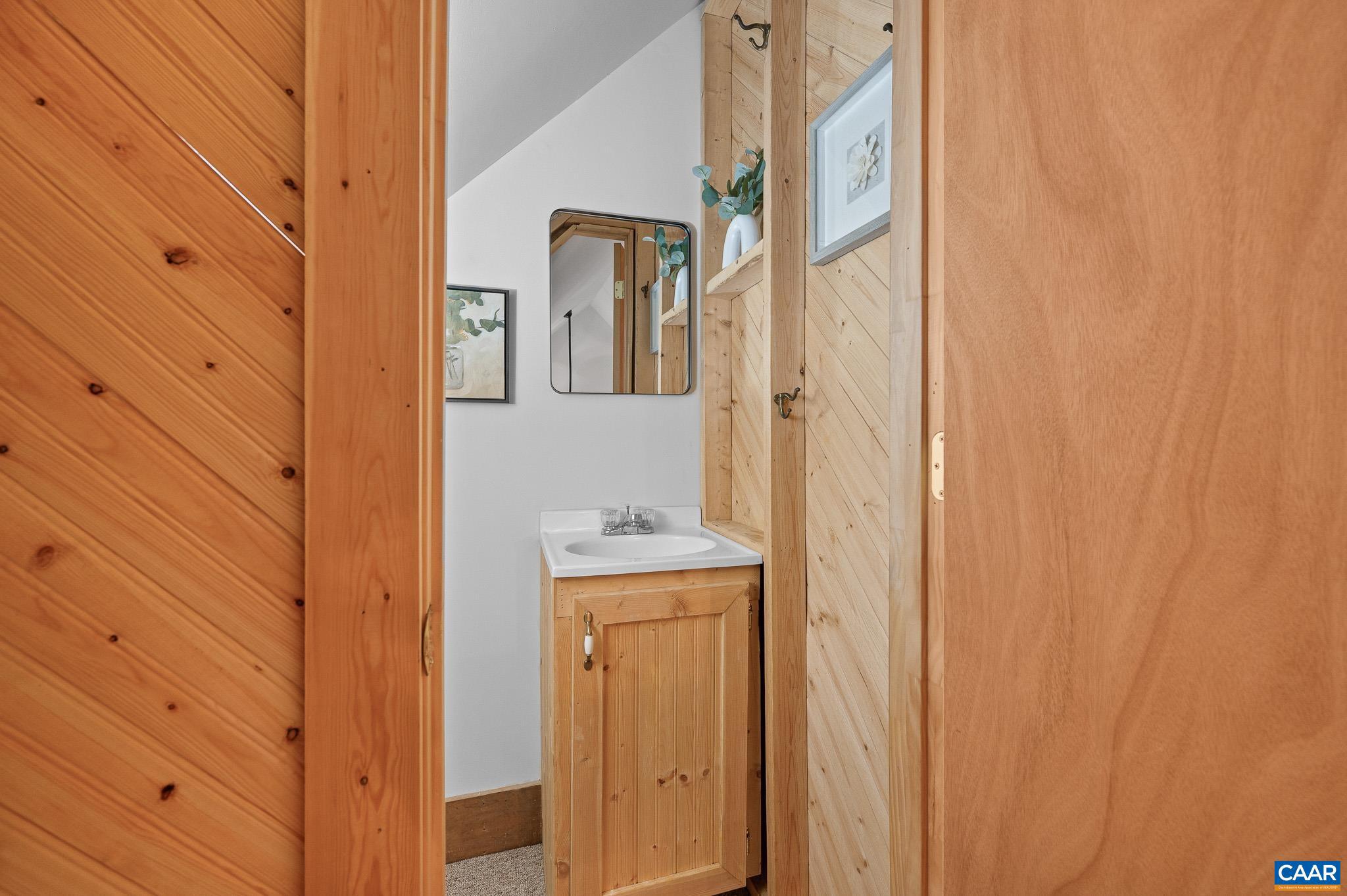 LONG MOUNTAIN - Residential