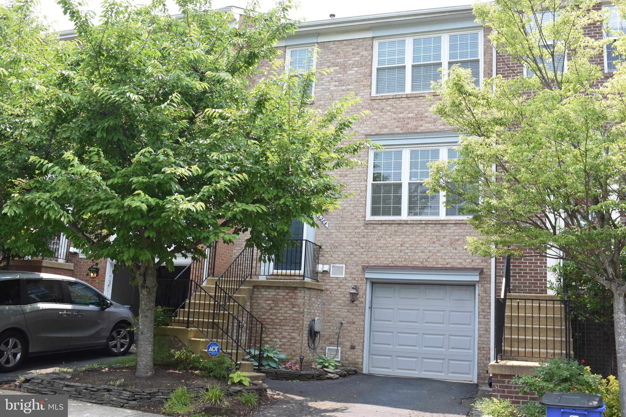 KINGSTOWNE - Residential Lease