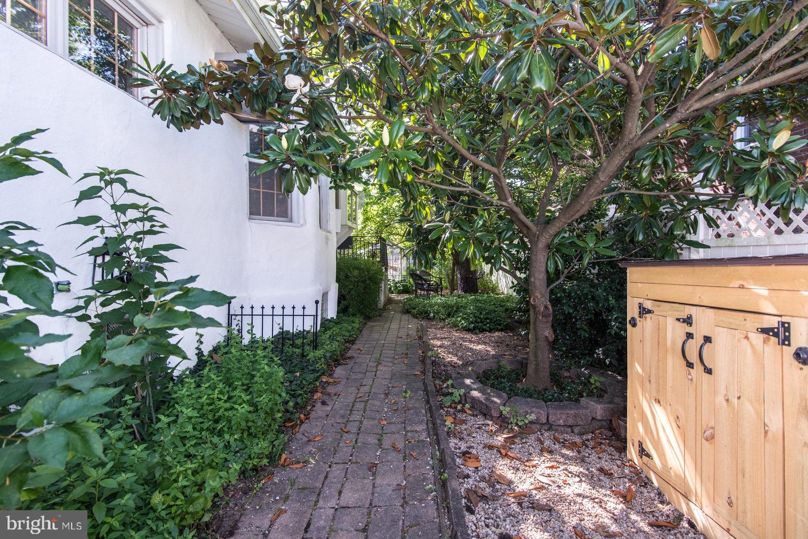 BURHOLME - Residential
