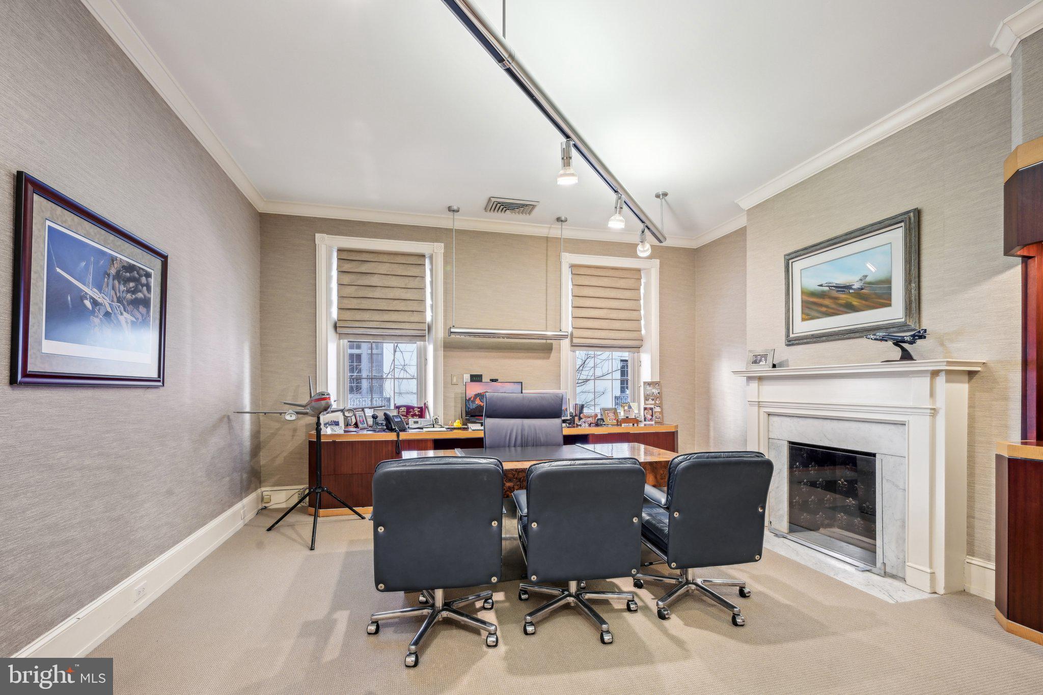 RITTENHOUSE SQUARE - Residential Income
