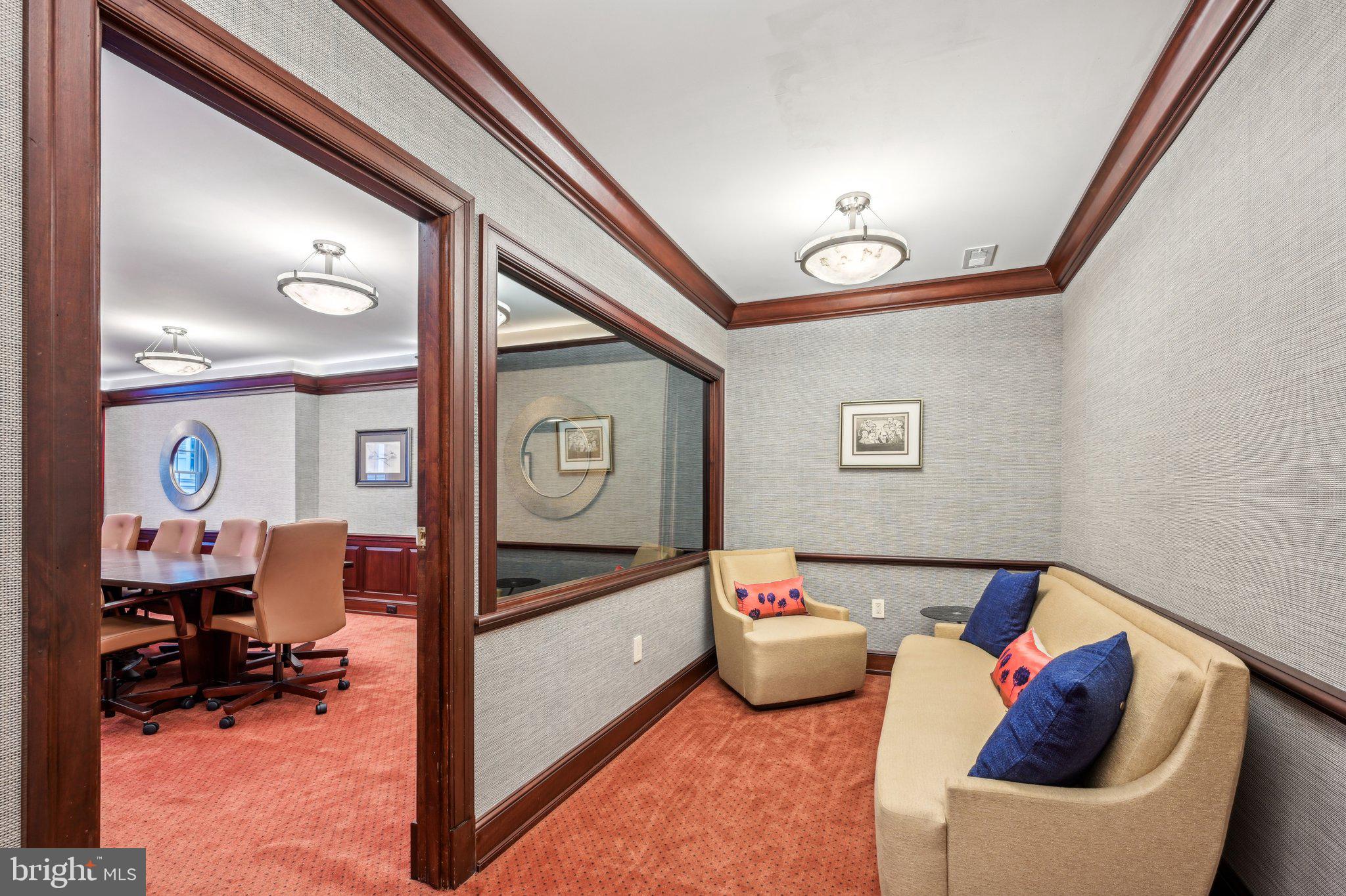 RITTENHOUSE SQUARE - Residential Income