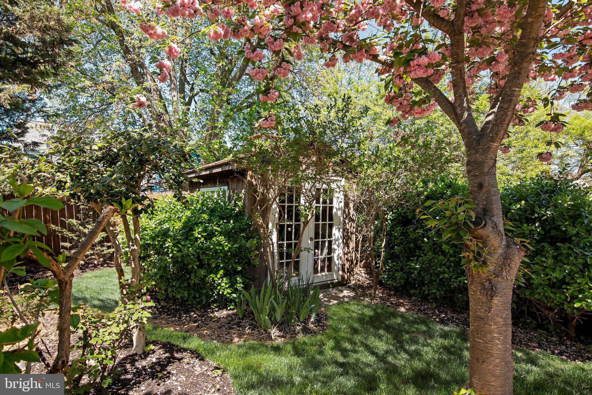 HISTORIC DISTRICT - WEST END - Residential