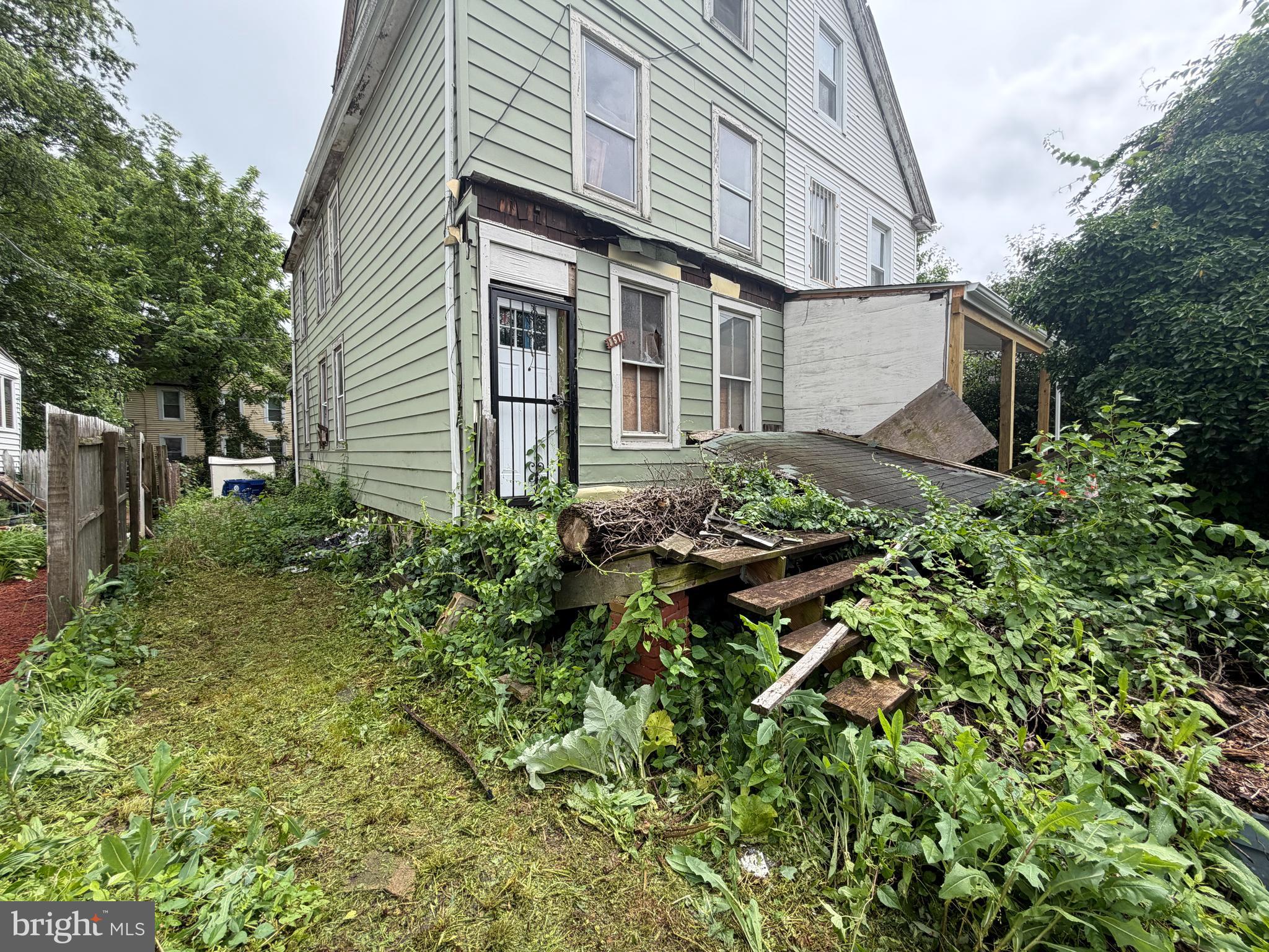 ARLINGTON - Residential