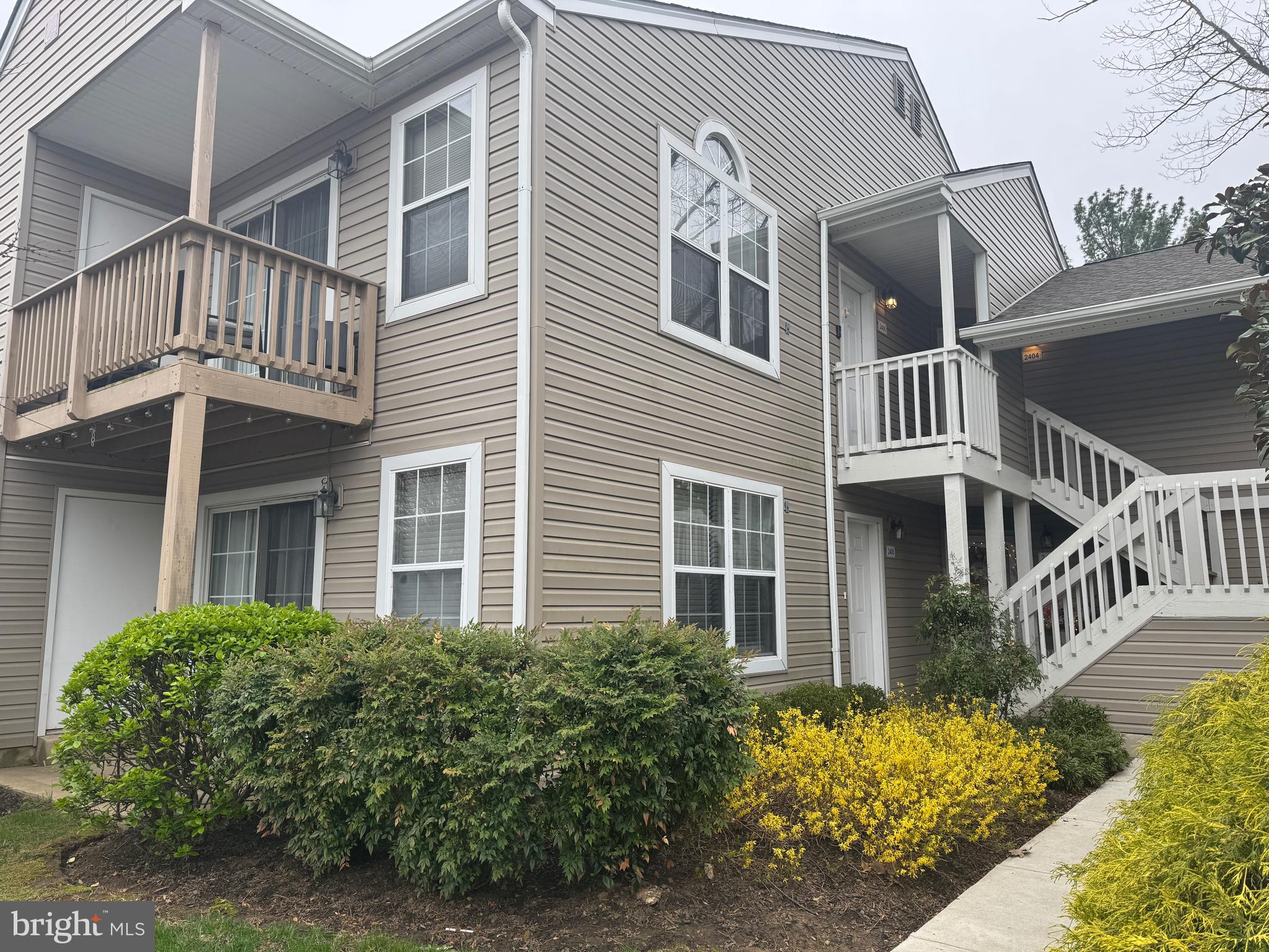VILLAGE SHIRES - Residential Lease