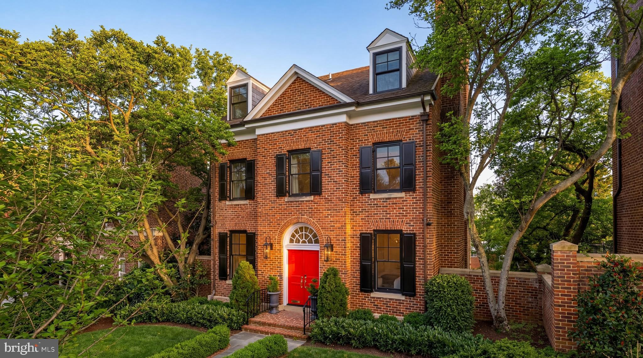FOXHALL VILLAGE - Residential