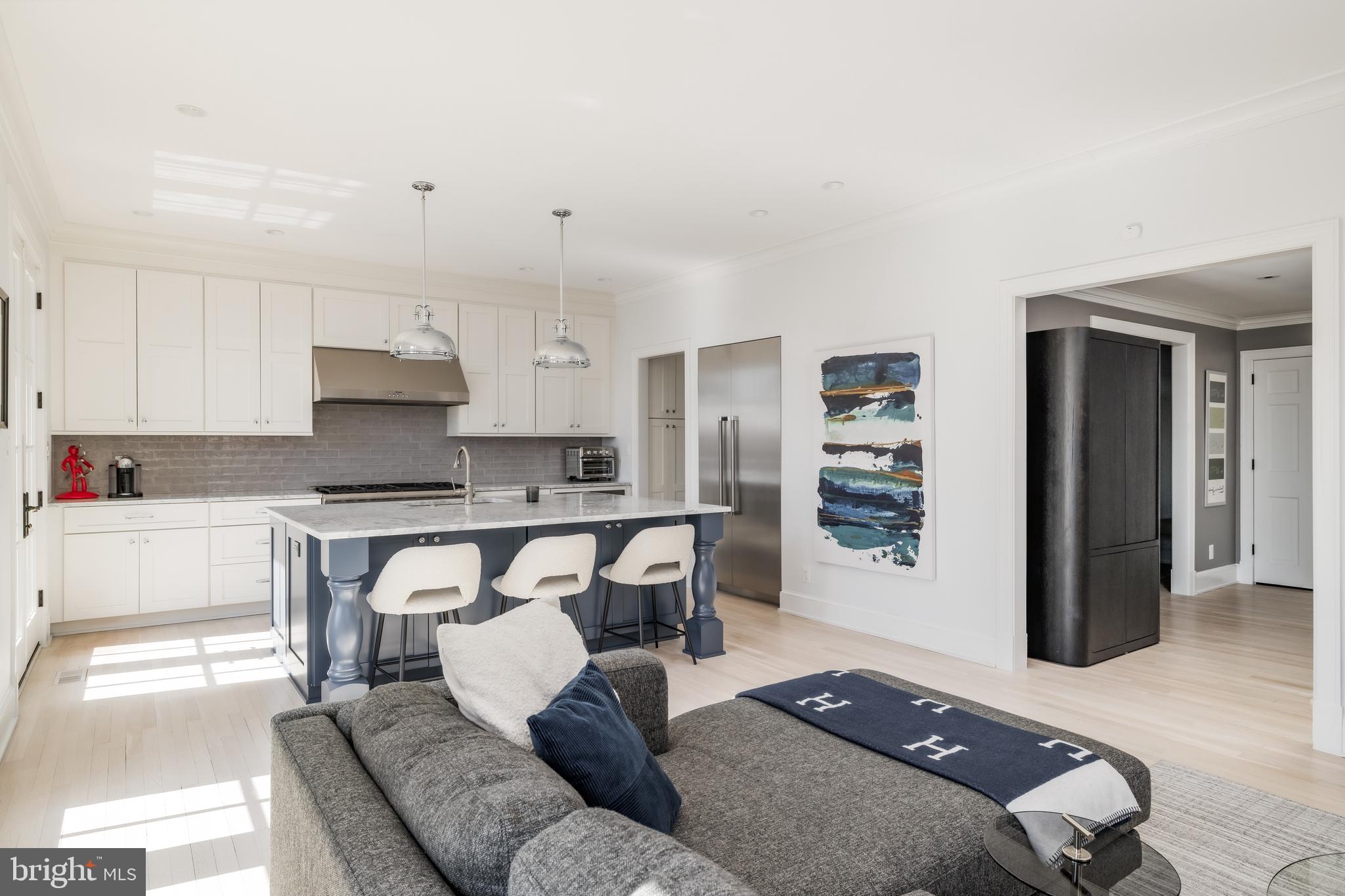 FOXHALL VILLAGE - Residential