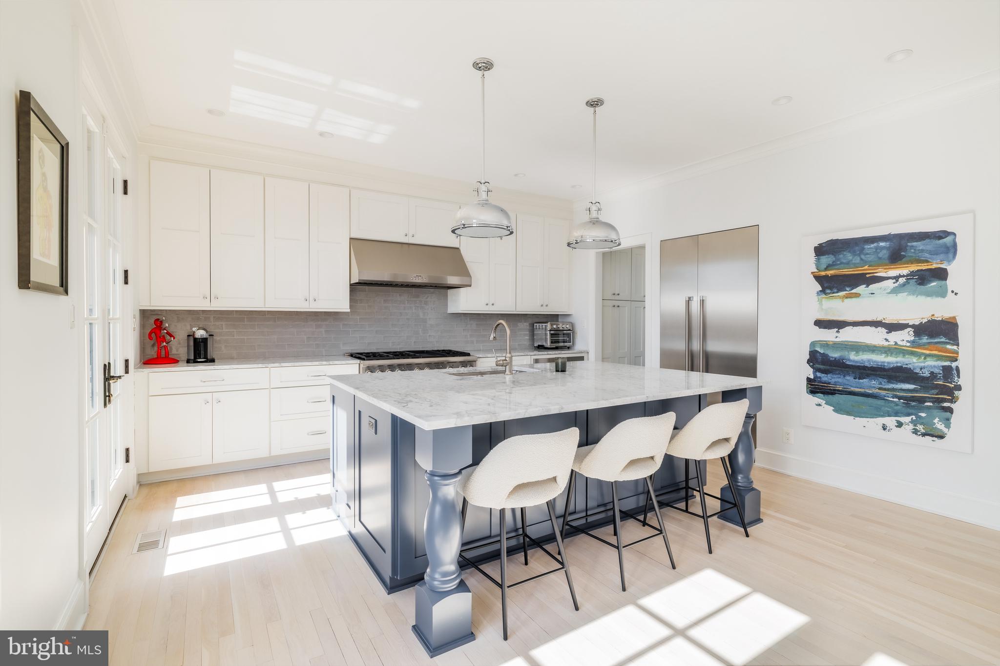 FOXHALL VILLAGE - Residential