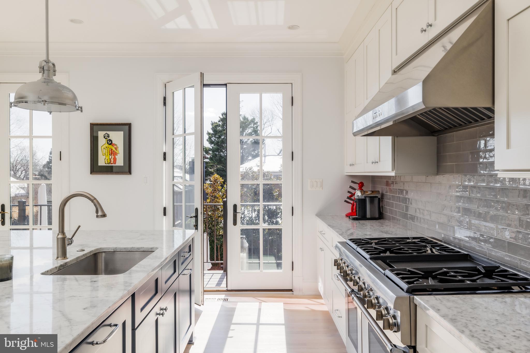 FOXHALL VILLAGE - Residential