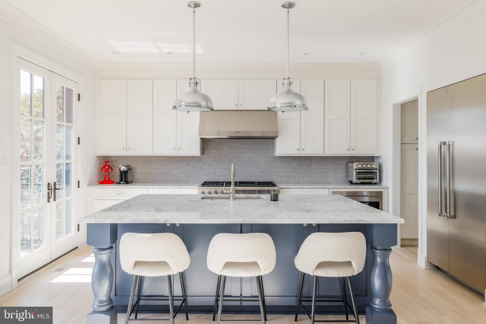FOXHALL VILLAGE - Residential