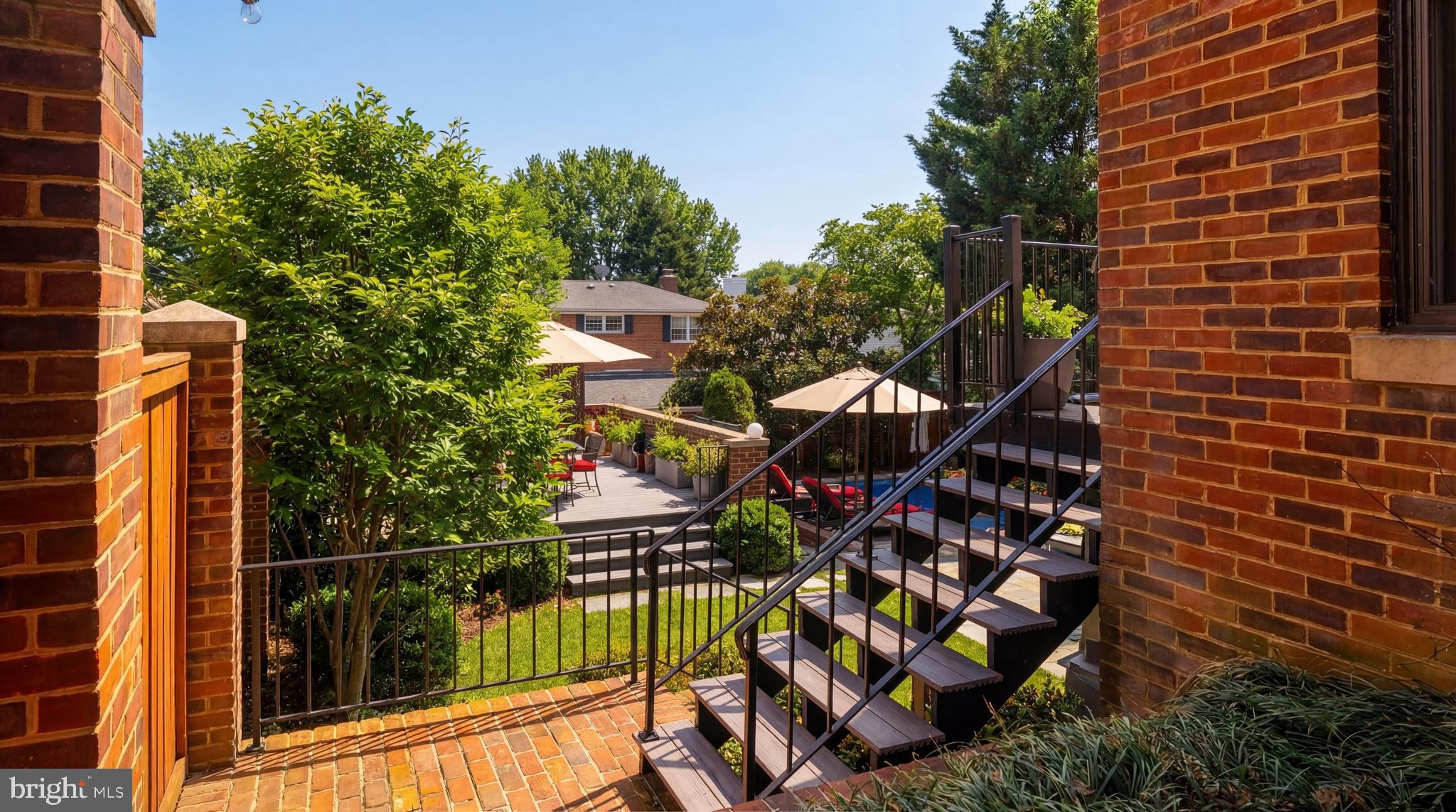 FOXHALL VILLAGE - Residential