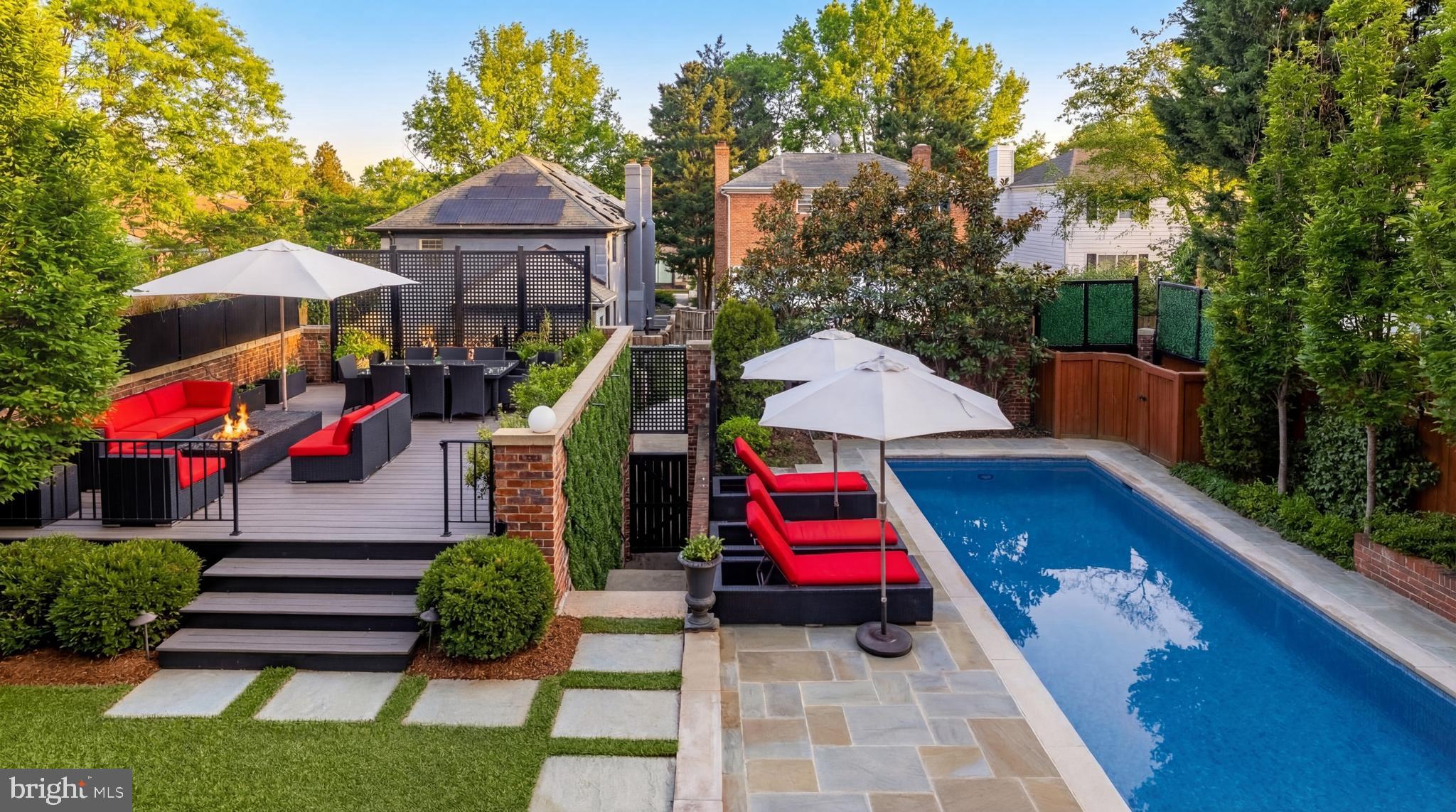 FOXHALL VILLAGE - Residential