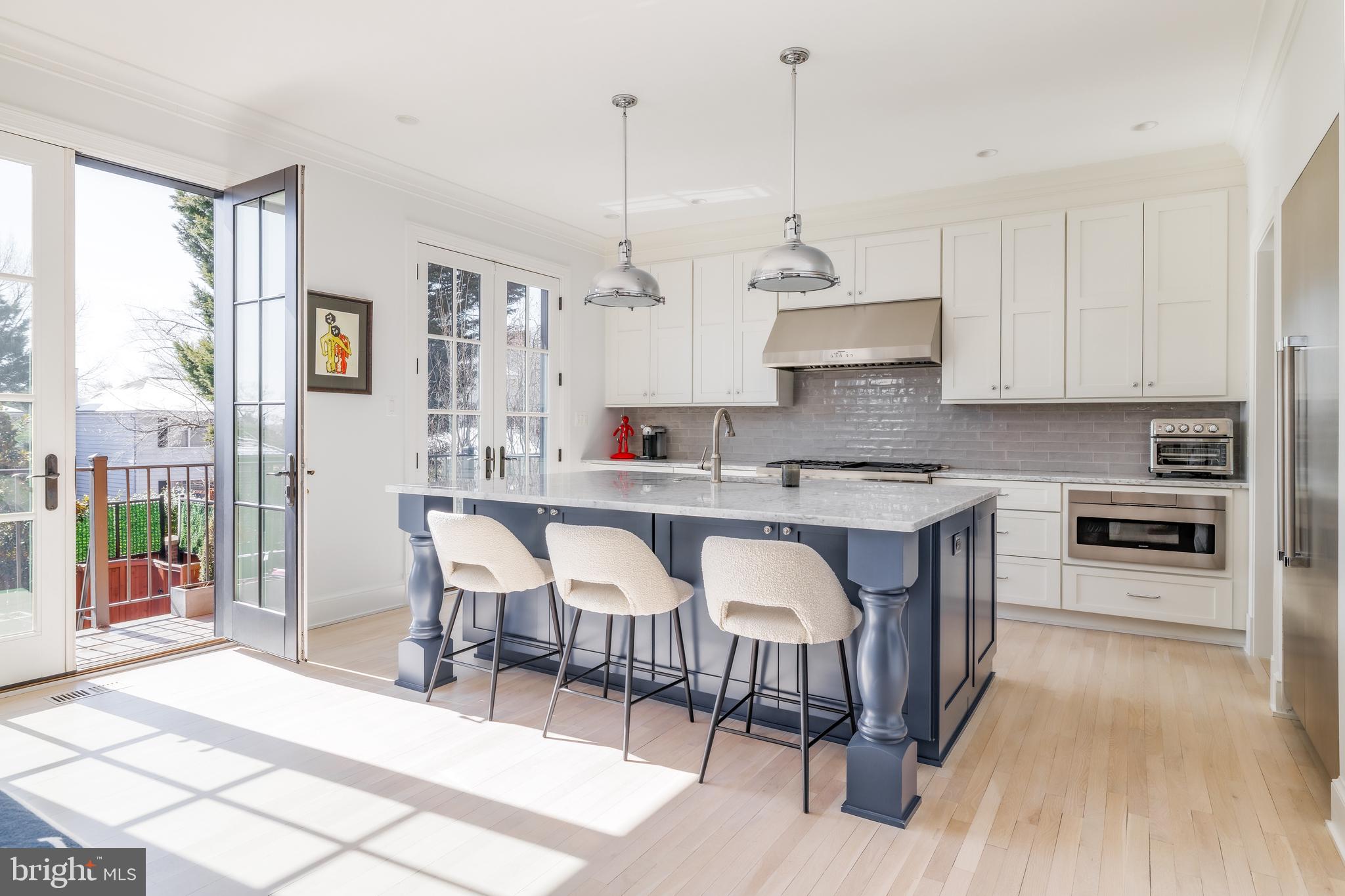 FOXHALL VILLAGE - Residential