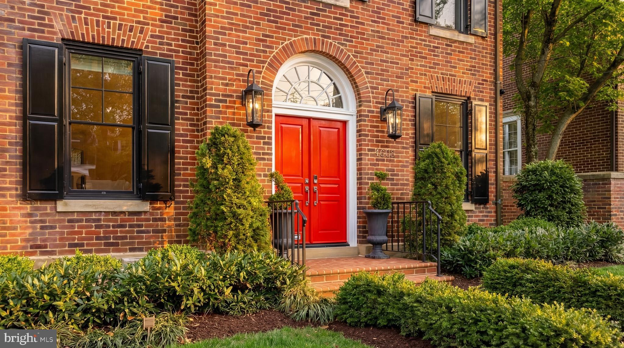 FOXHALL VILLAGE - Residential