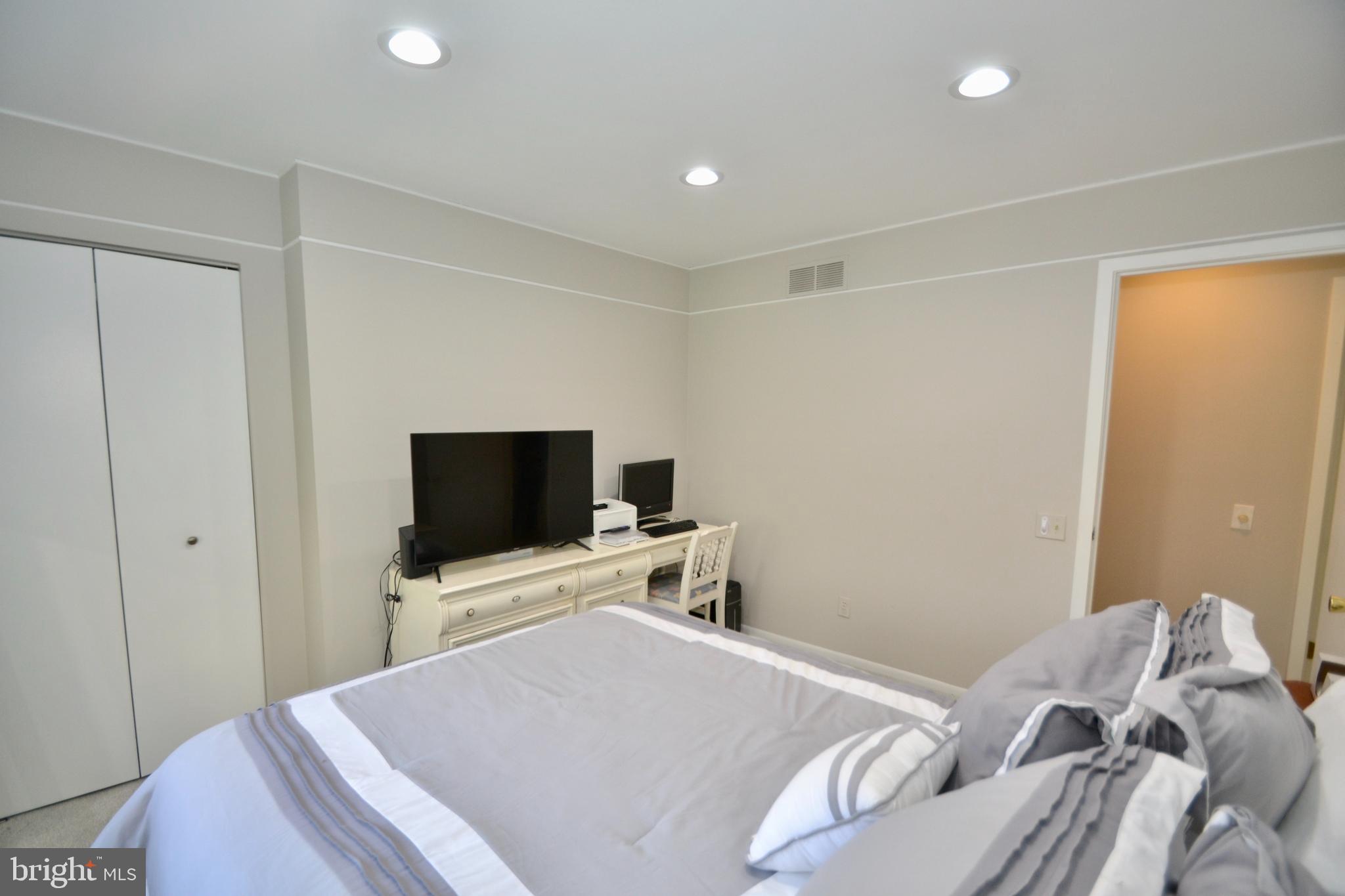 VELVET HILLS SOUTH - Residential