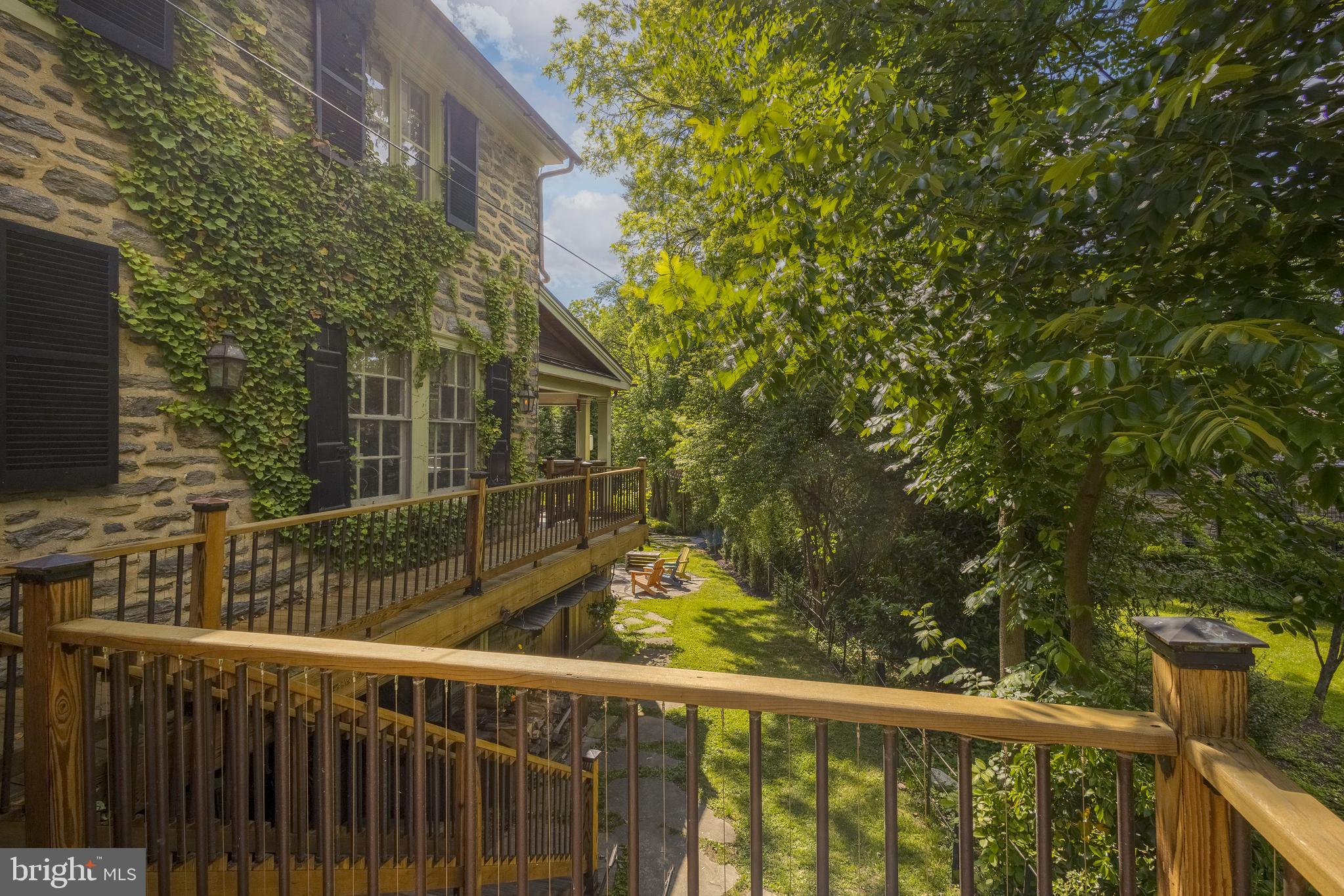 CHESTNUT HILL - Residential