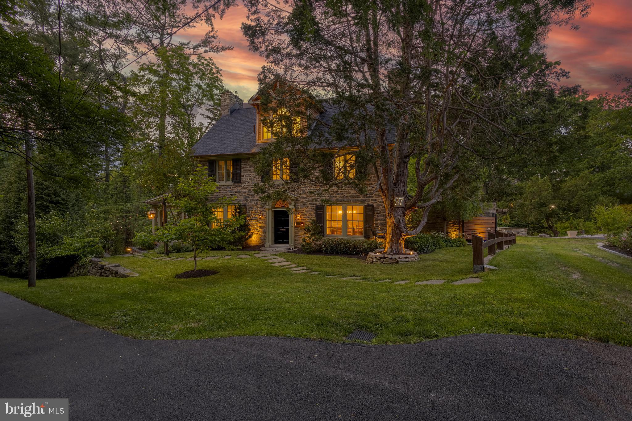 CHESTNUT HILL - Residential