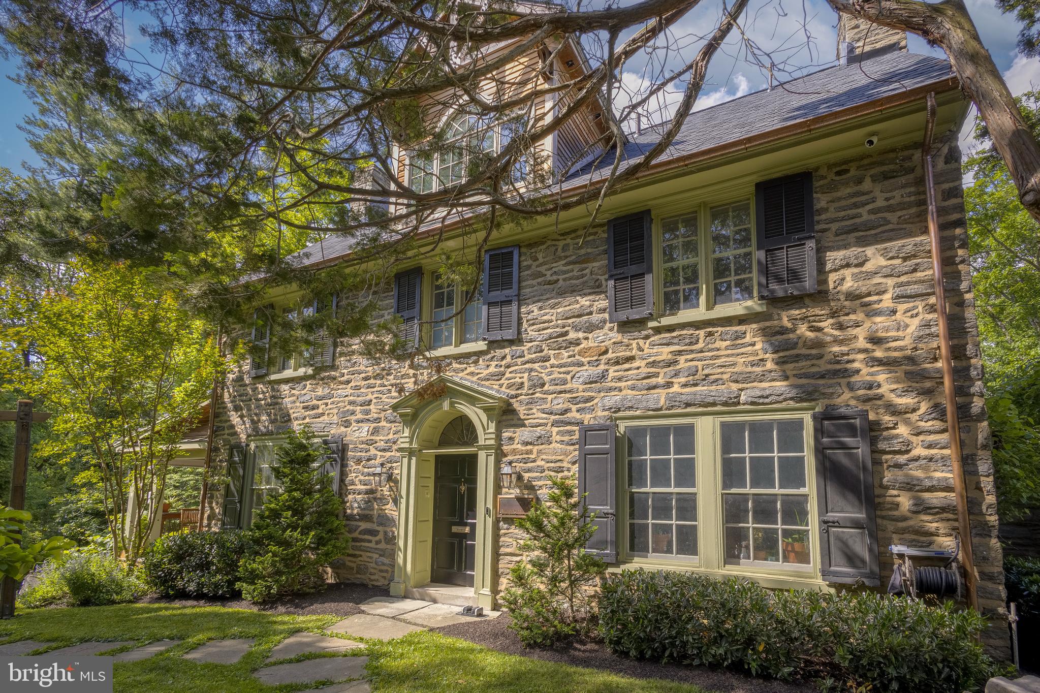 CHESTNUT HILL - Residential