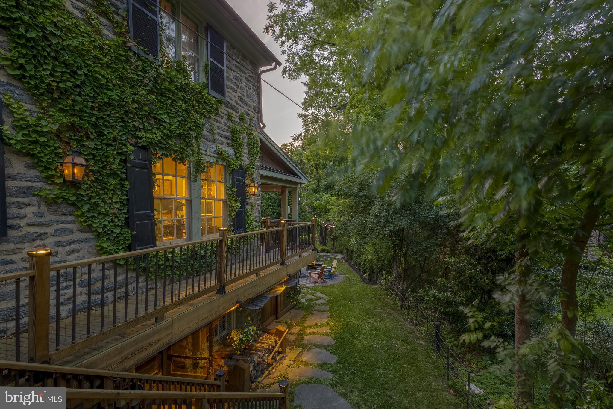CHESTNUT HILL - Residential