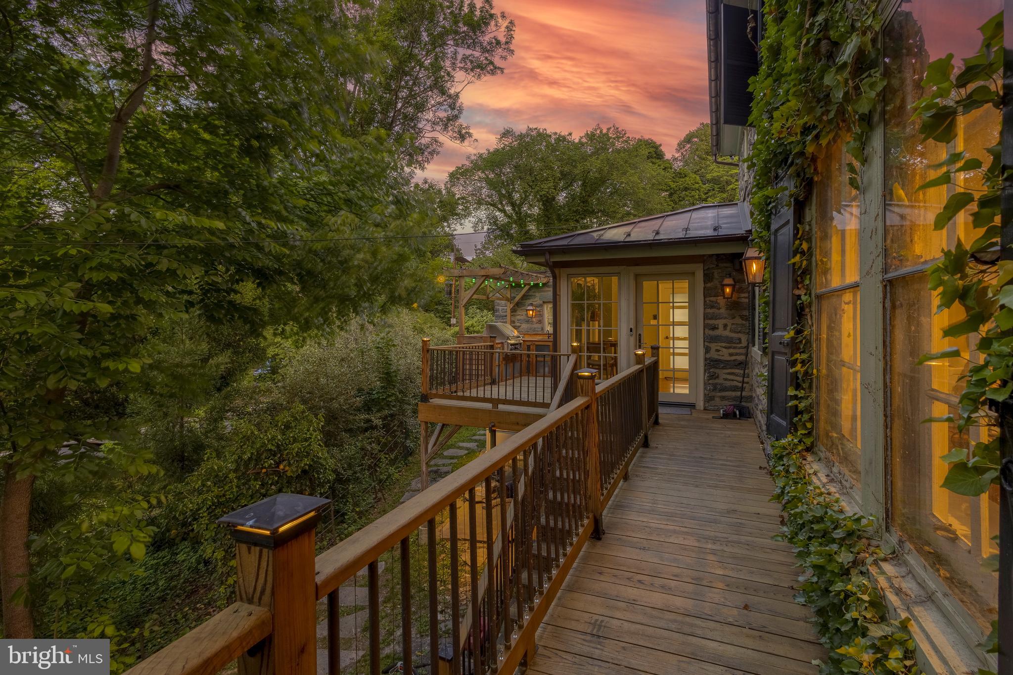 CHESTNUT HILL - Residential