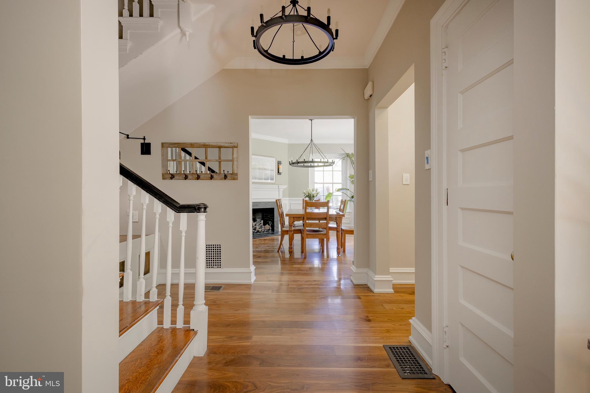 CHESTNUT HILL - Residential