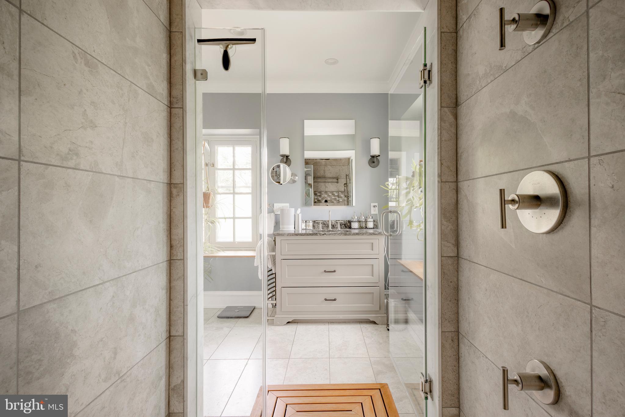 CHESTNUT HILL - Residential