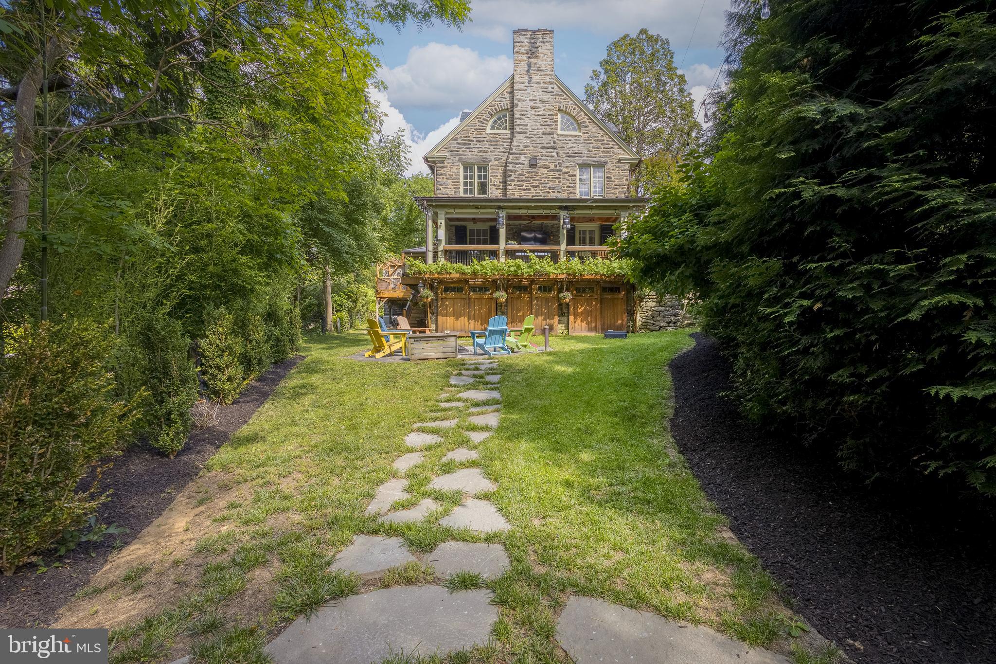 CHESTNUT HILL - Residential