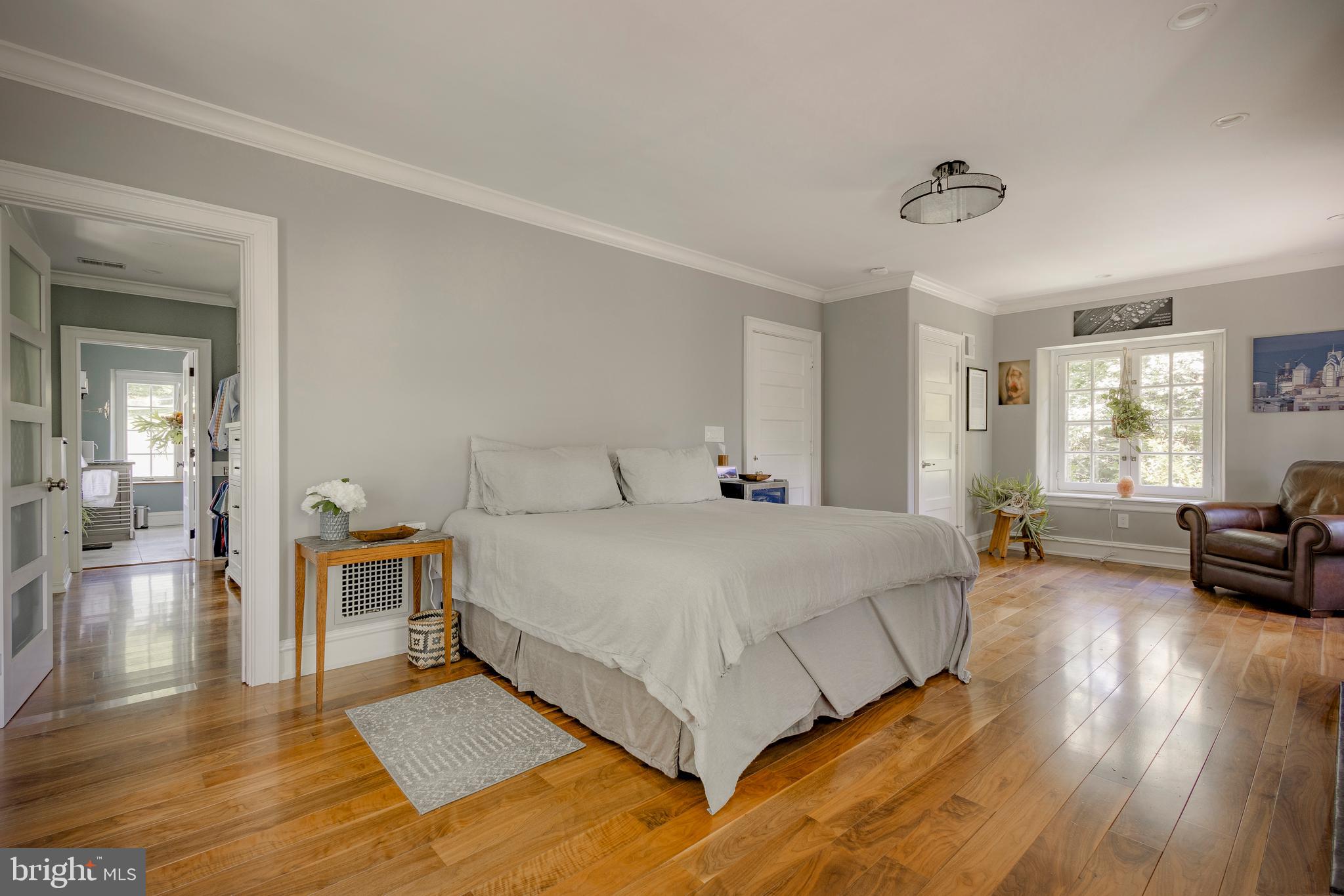 CHESTNUT HILL - Residential