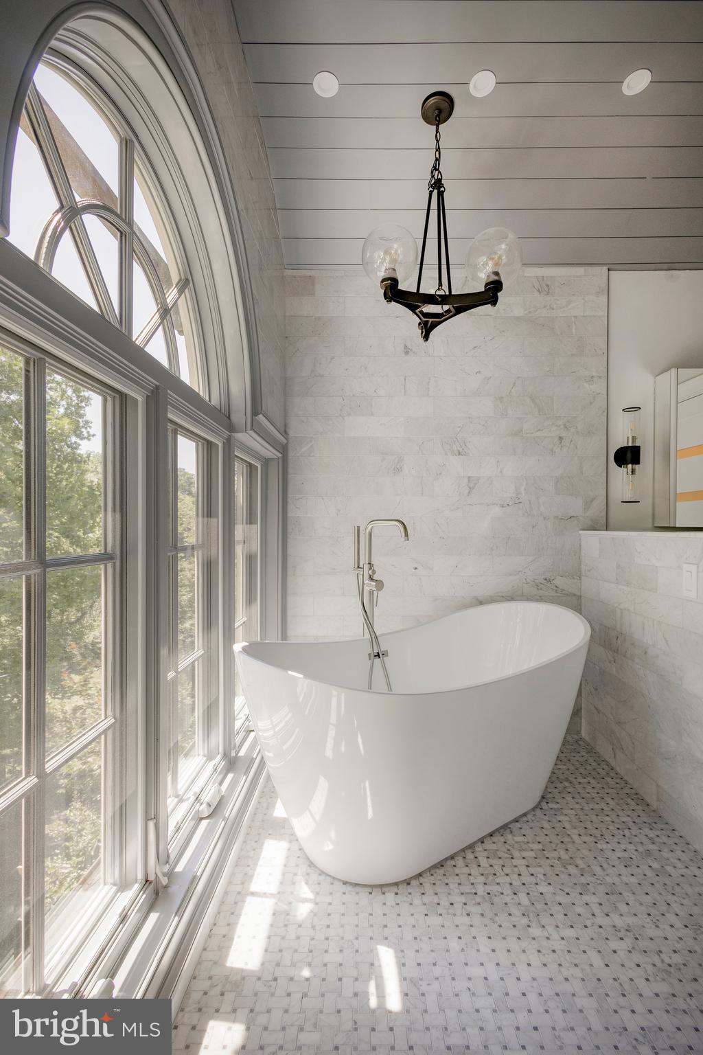 CHESTNUT HILL - Residential