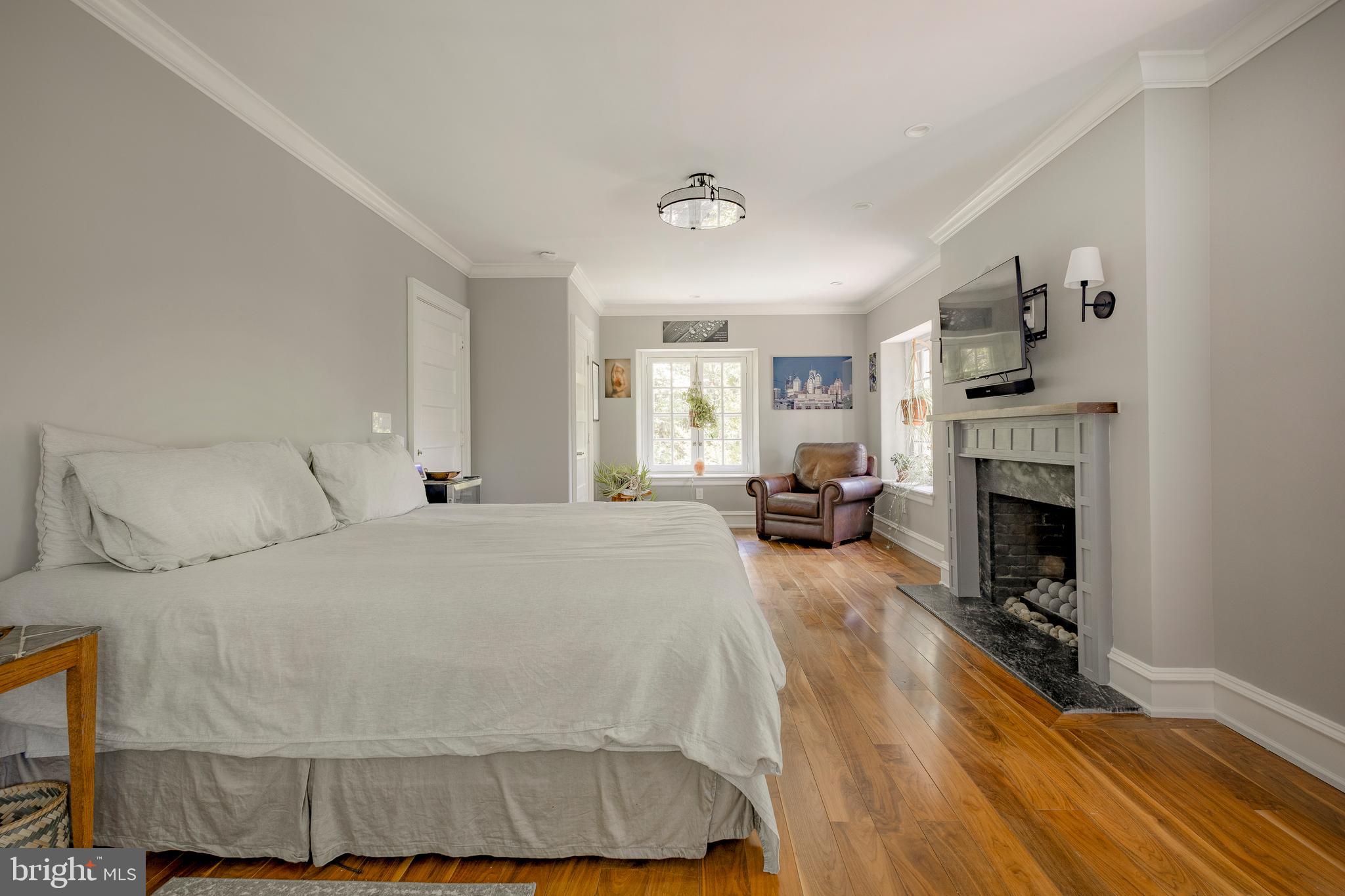 CHESTNUT HILL - Residential