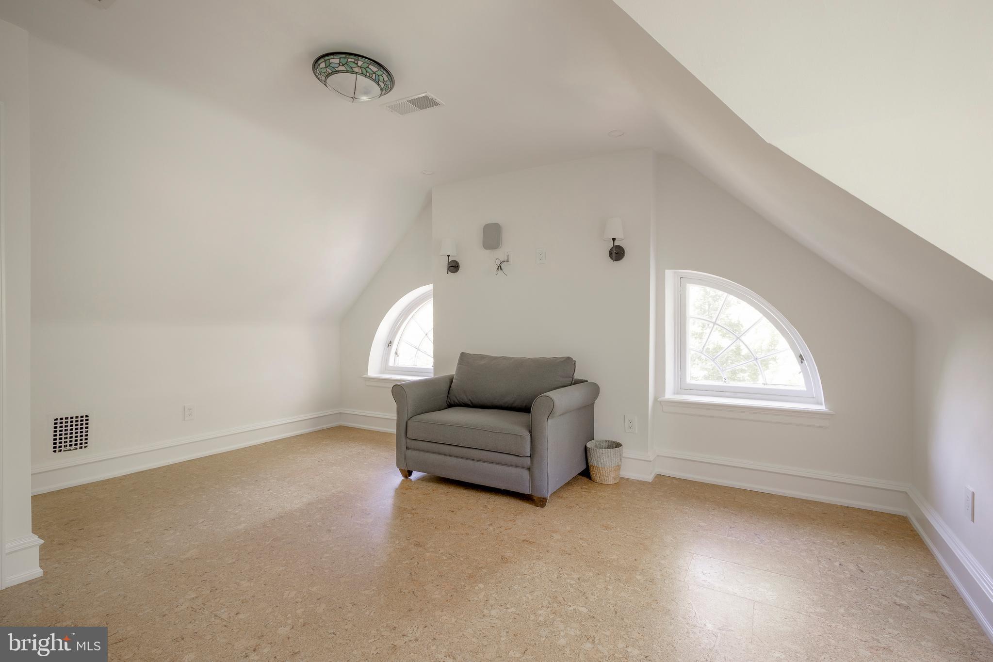 CHESTNUT HILL - Residential