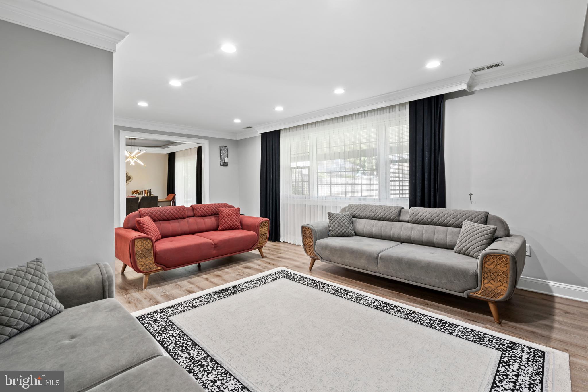 RED ROSE GATE - Residential