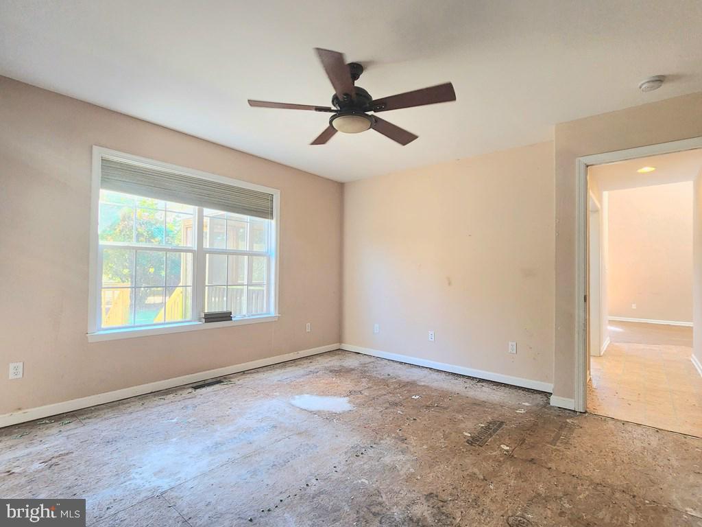 CAPTAIN'S COVE - Residential