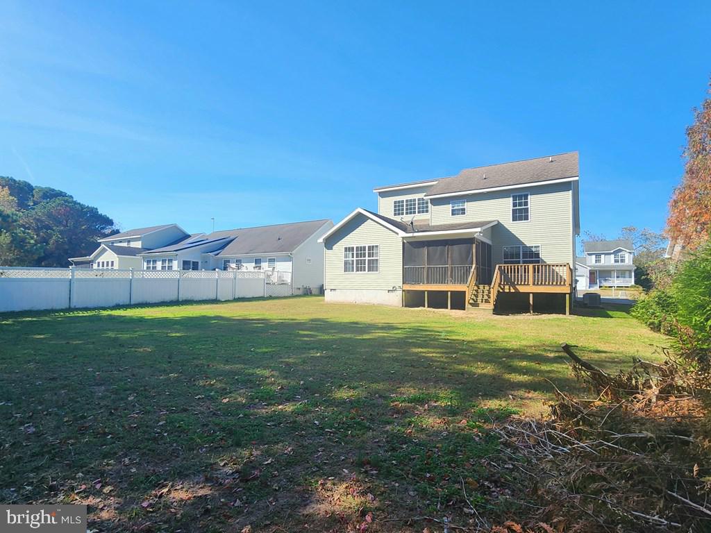 CAPTAIN'S COVE - Residential