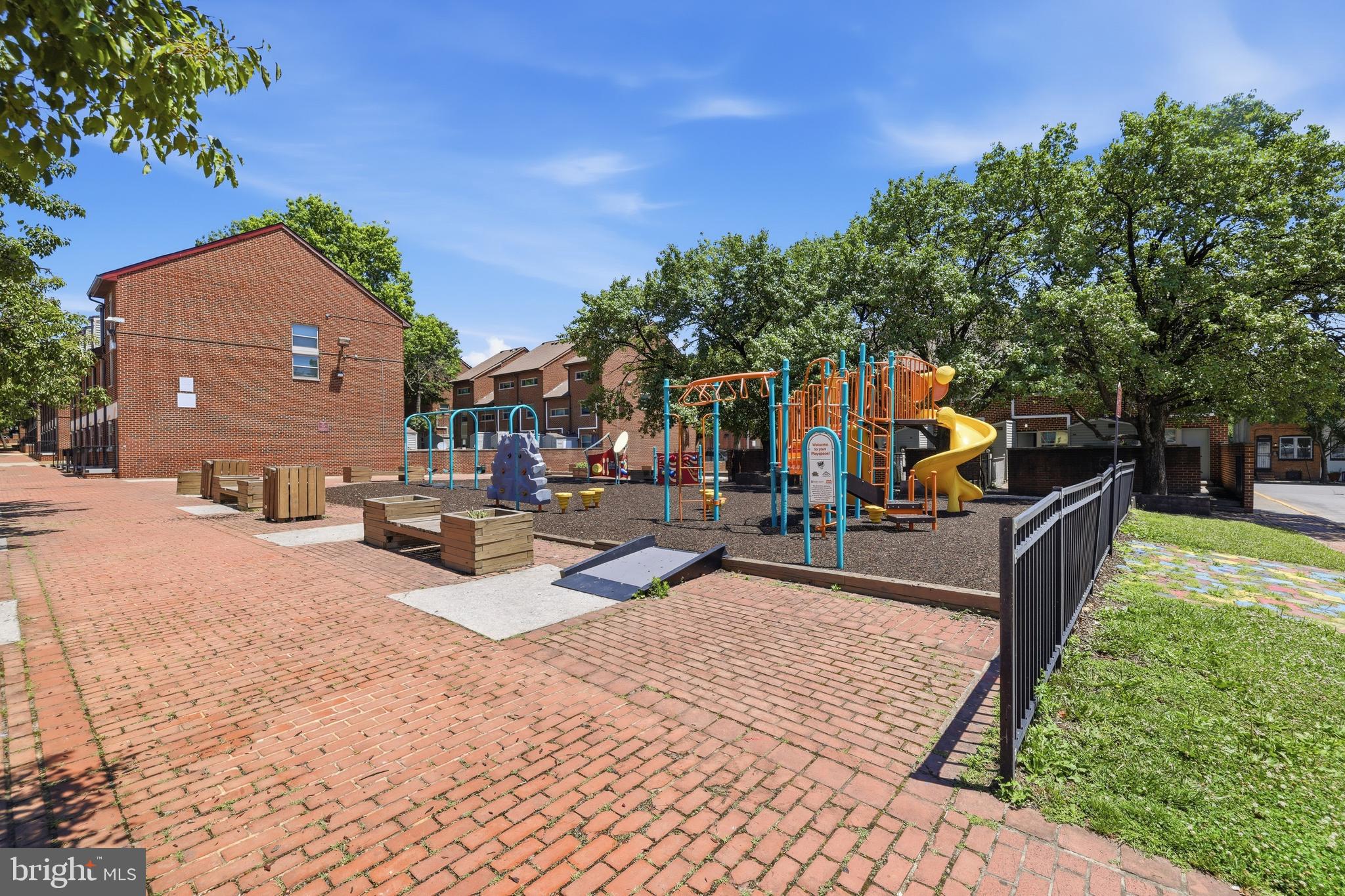 SETON HILL - Residential