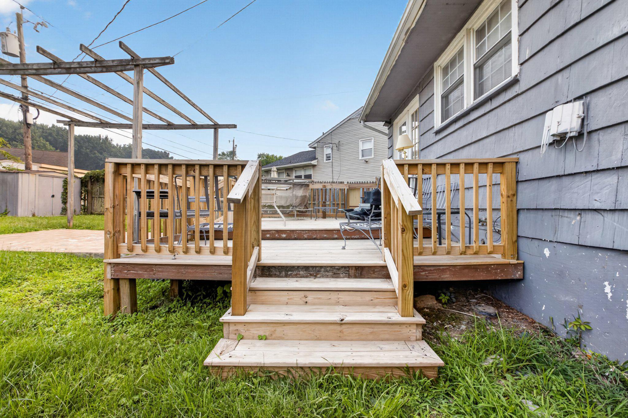 OVERVIEW GARDENS - Residential
