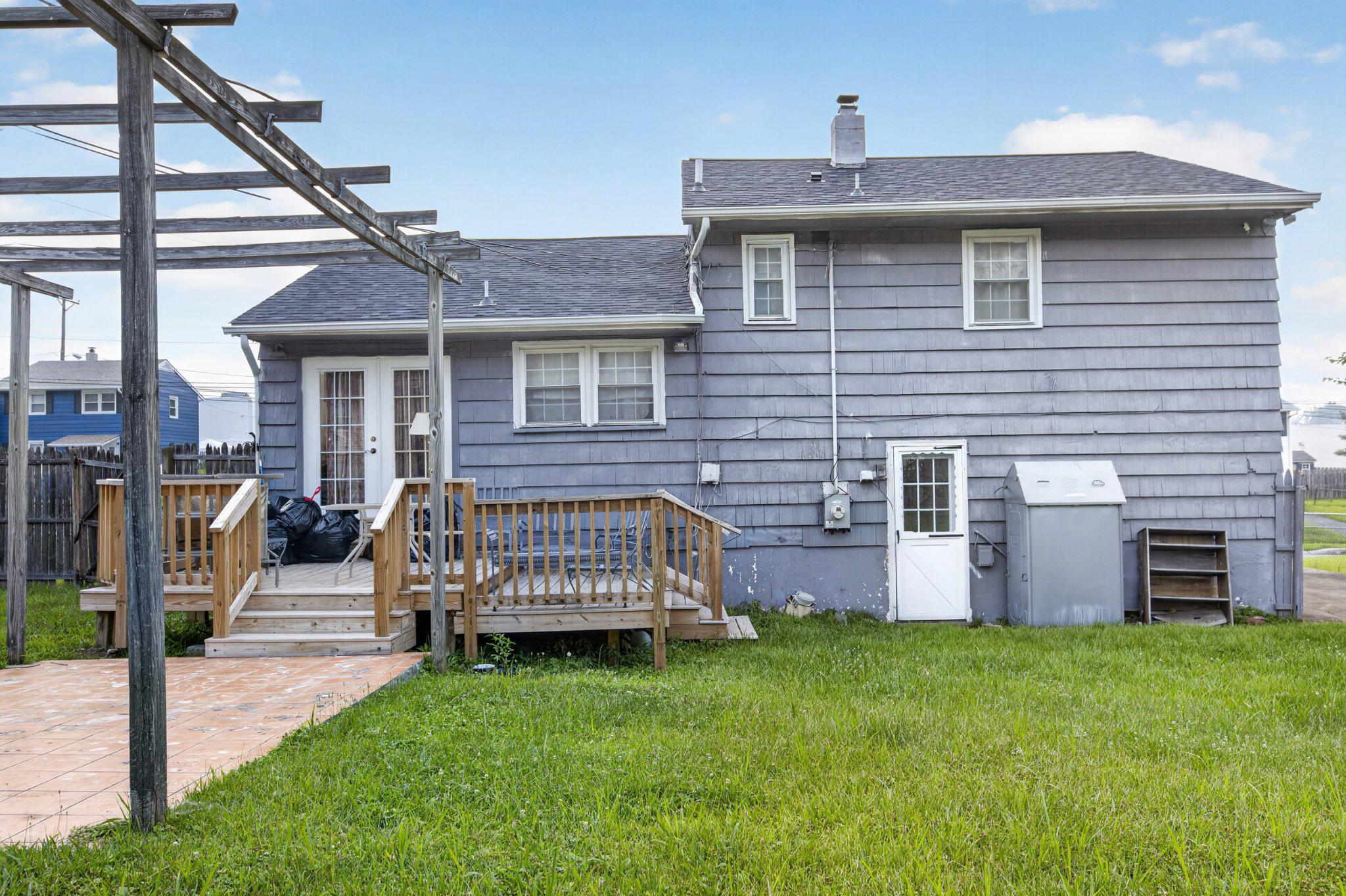 OVERVIEW GARDENS - Residential