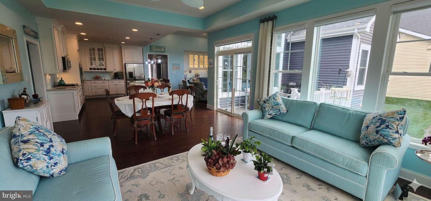 COASTAL CLUB - Residential