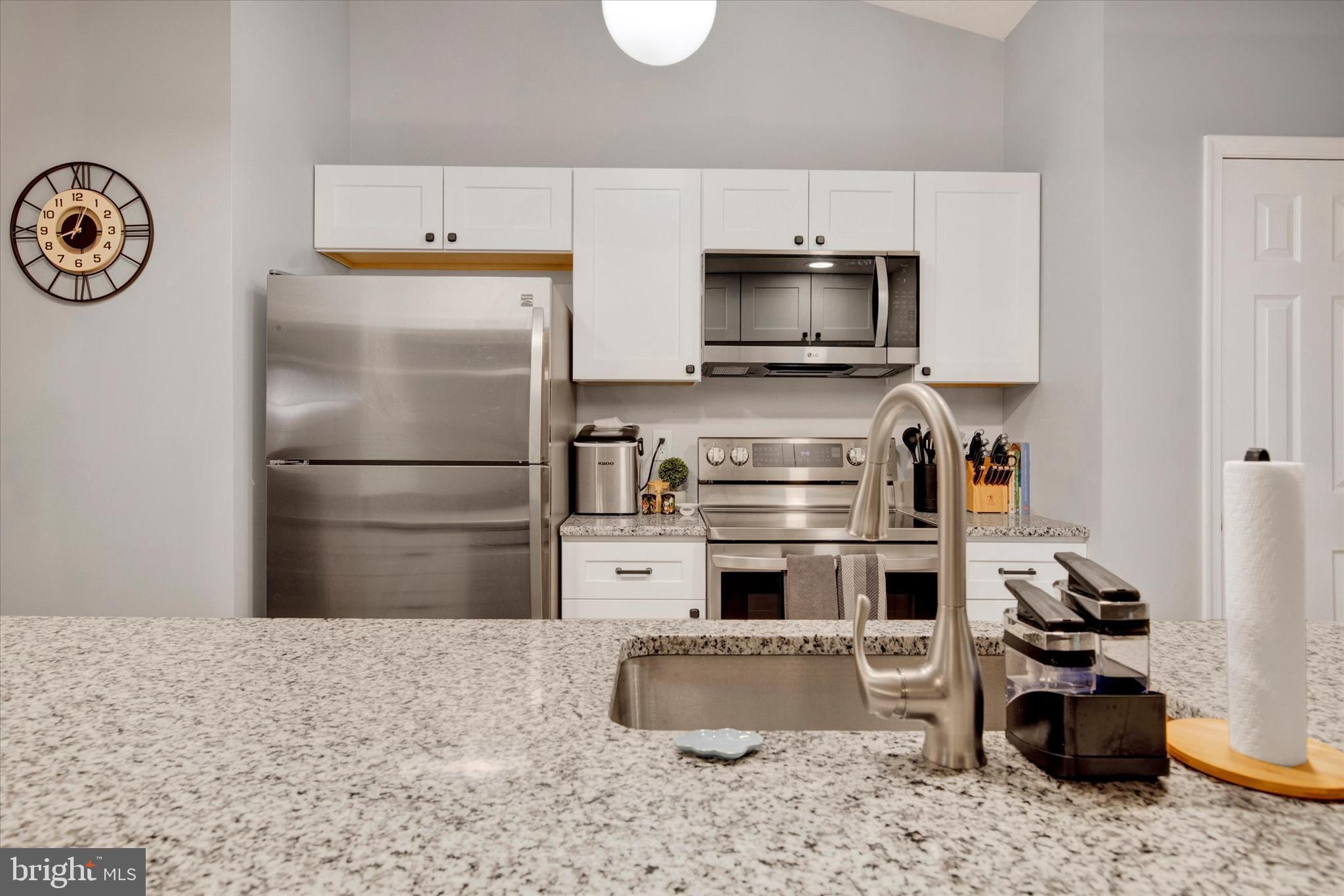 BRENTWOOD CONDO - Residential