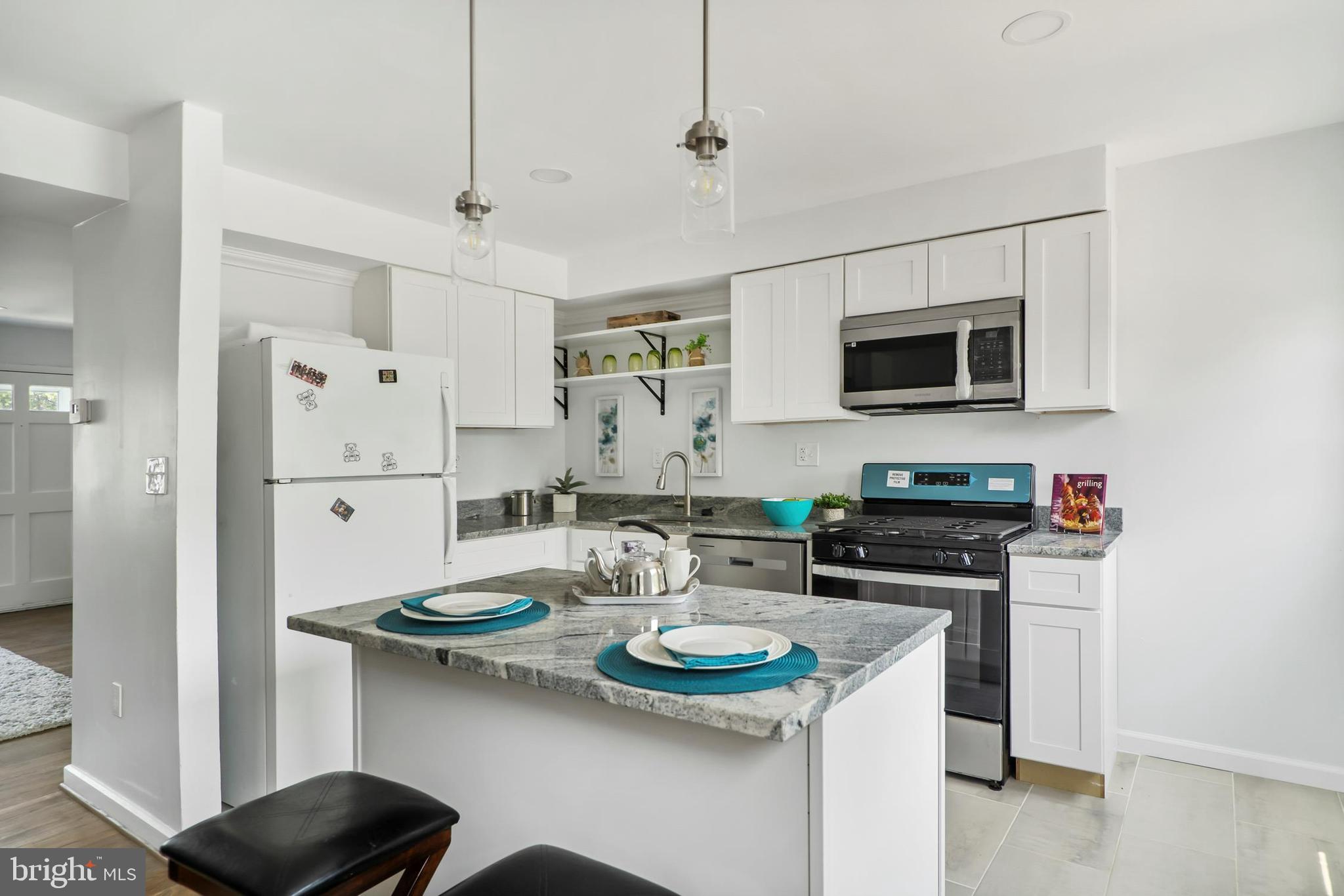 COUNTRY RIDGE - Residential