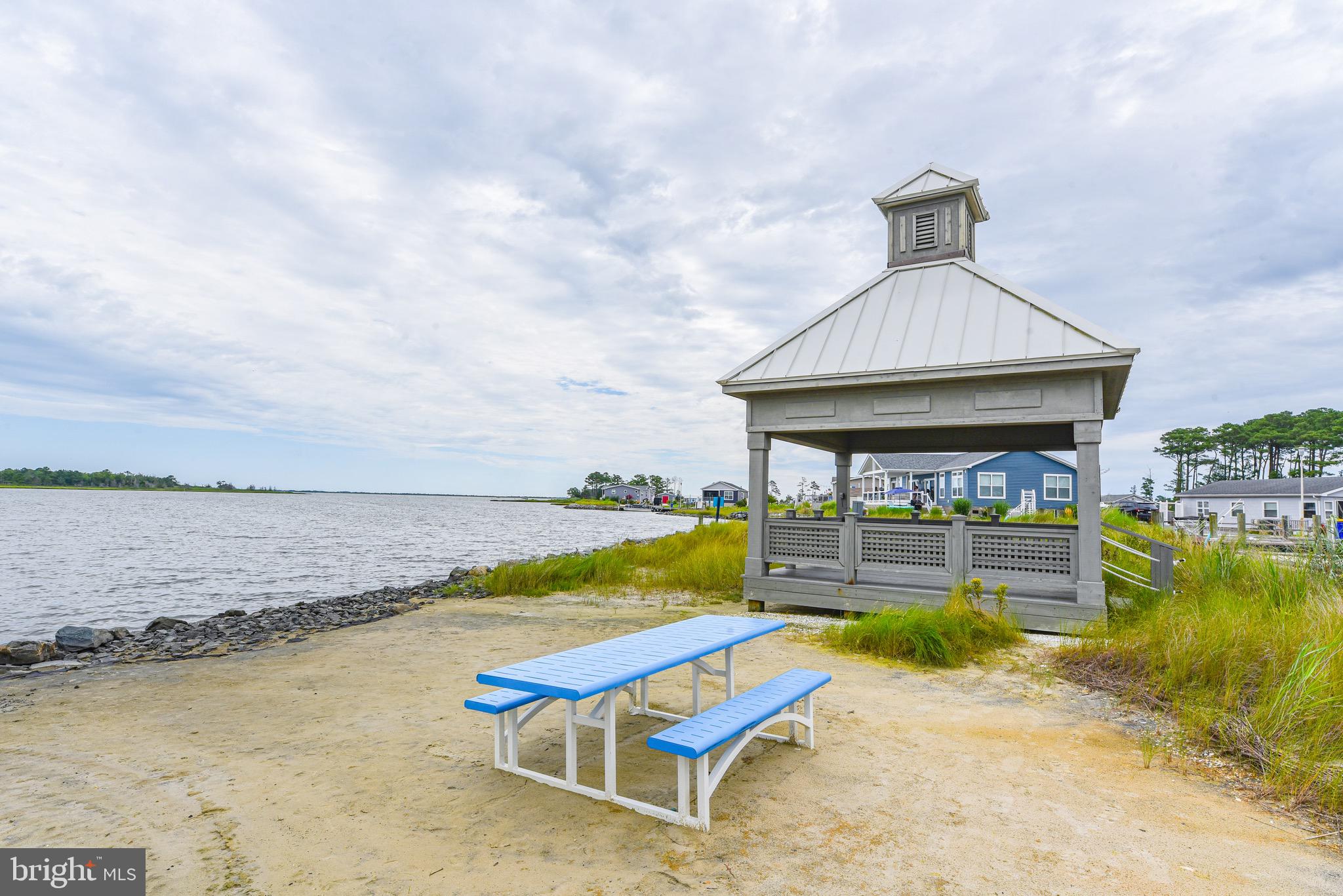 POTNETS DOCKSIDE - Residential
