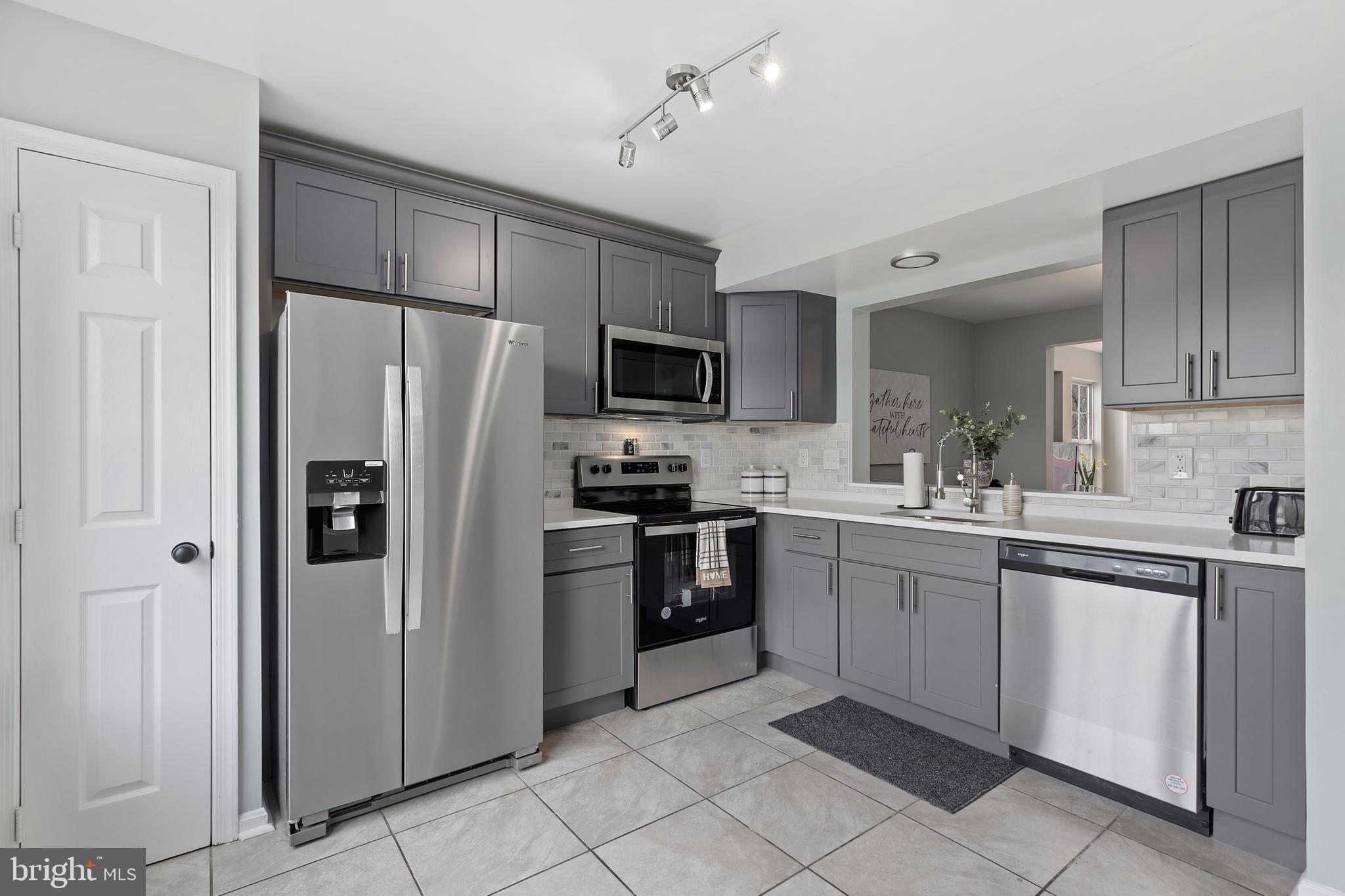 SEVEN OAKS - Residential