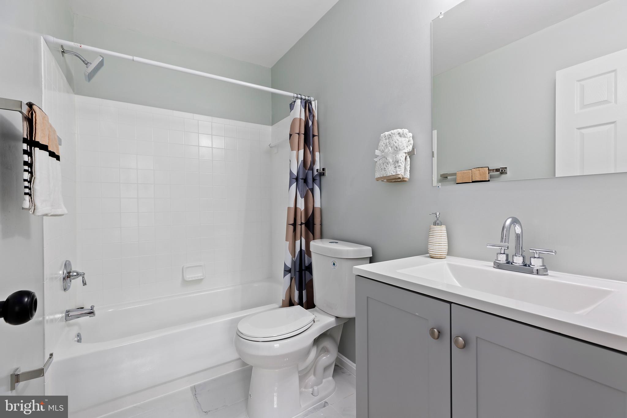 SEVEN OAKS - Residential