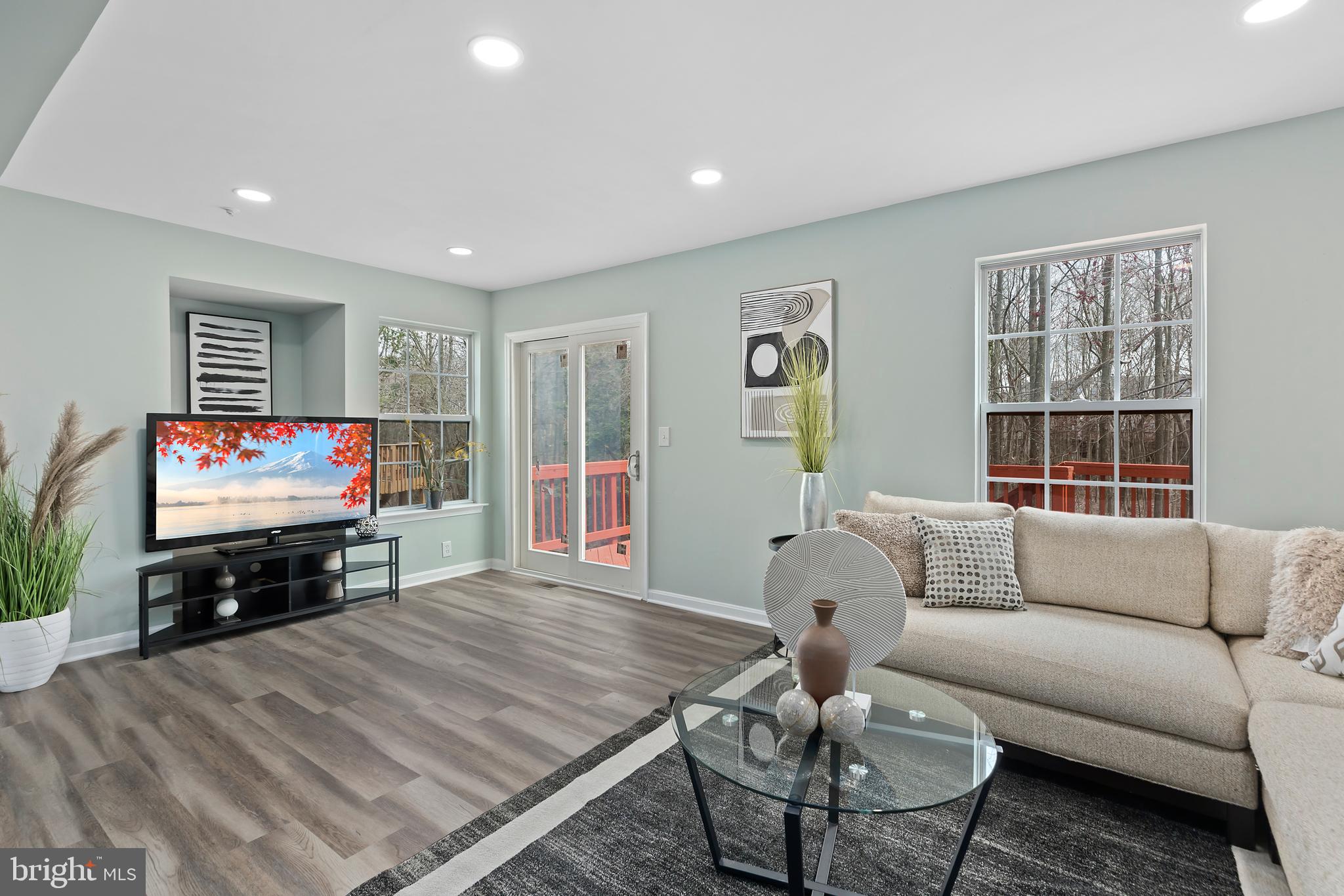 SEVEN OAKS - Residential