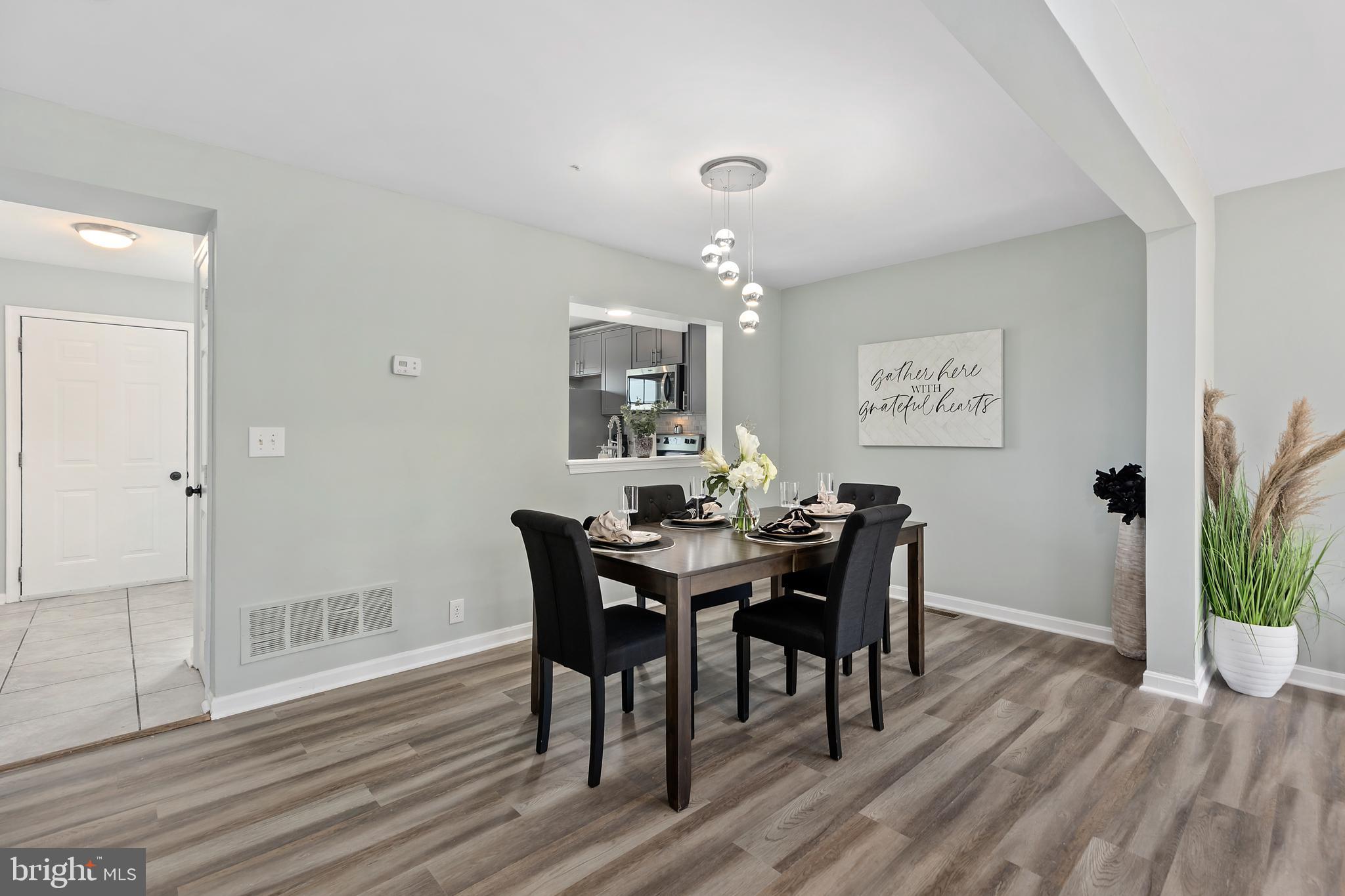 SEVEN OAKS - Residential