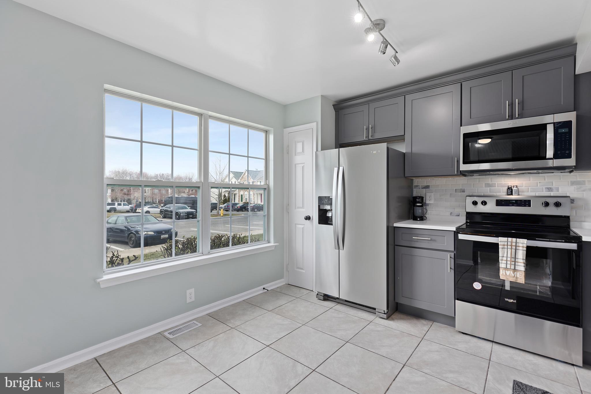 SEVEN OAKS - Residential