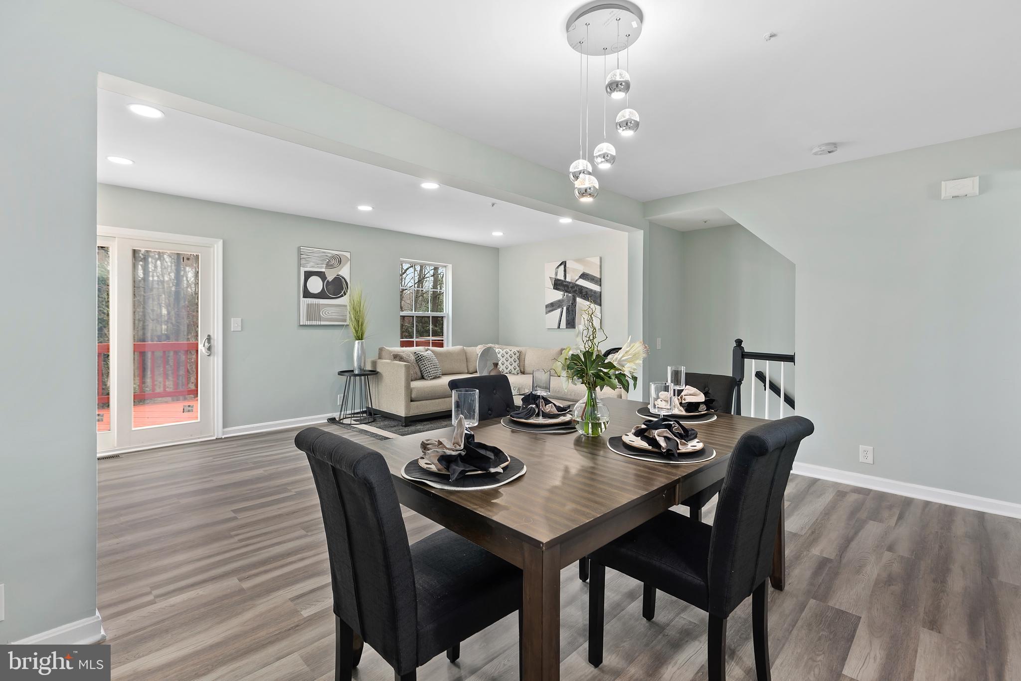 SEVEN OAKS - Residential